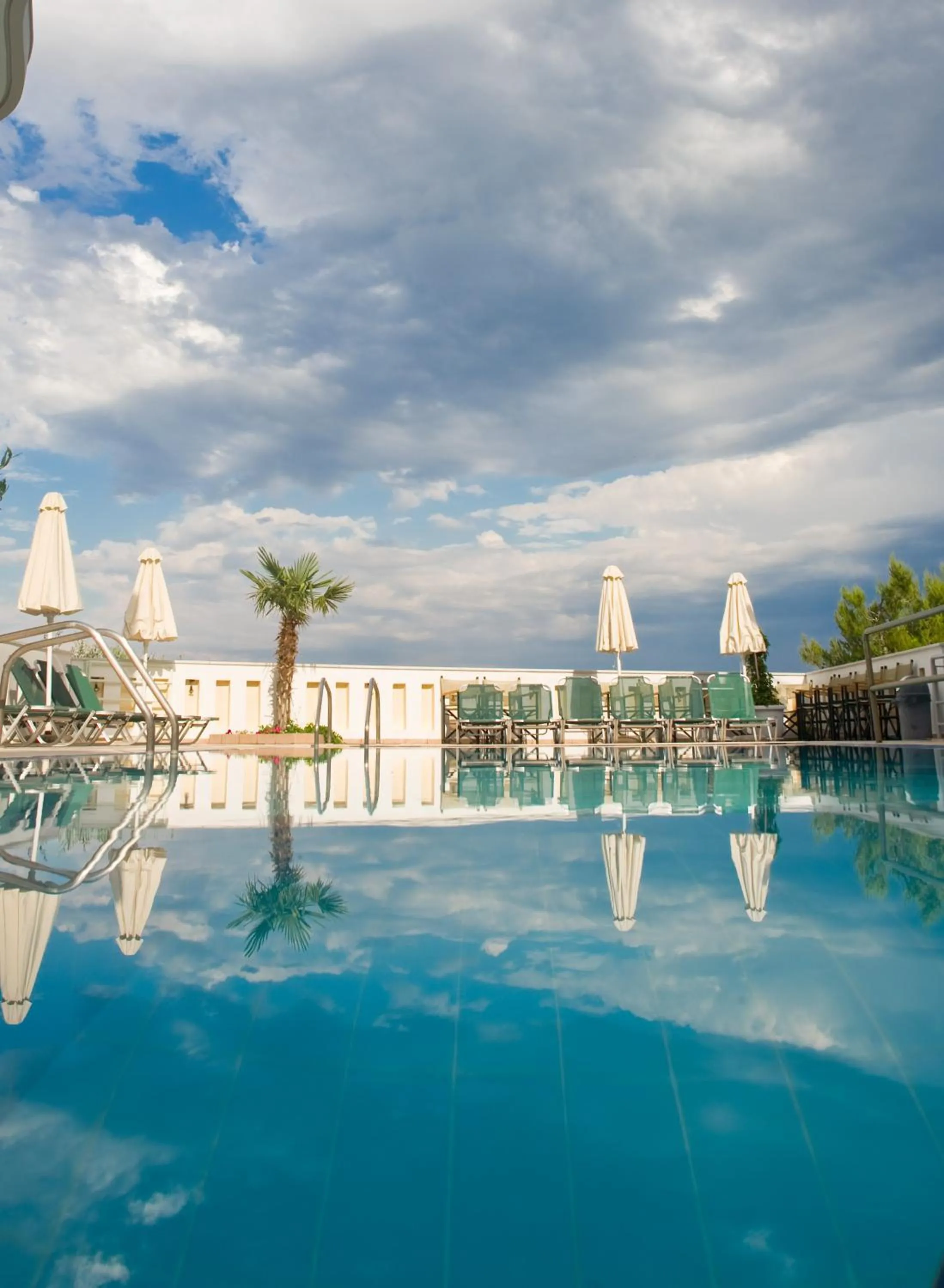 Amaryllis Hotel Apartments
