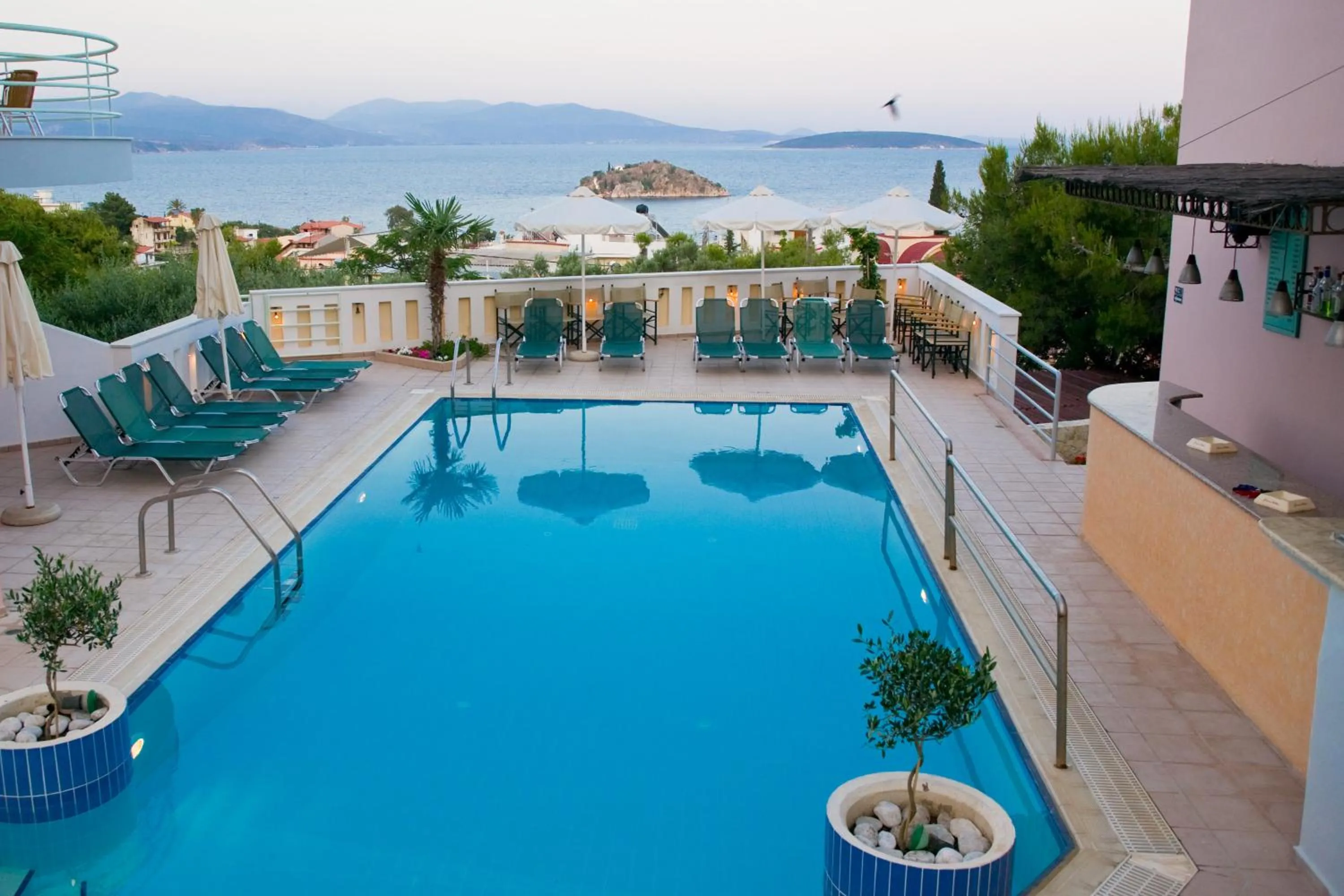 Amaryllis Hotel Apartments