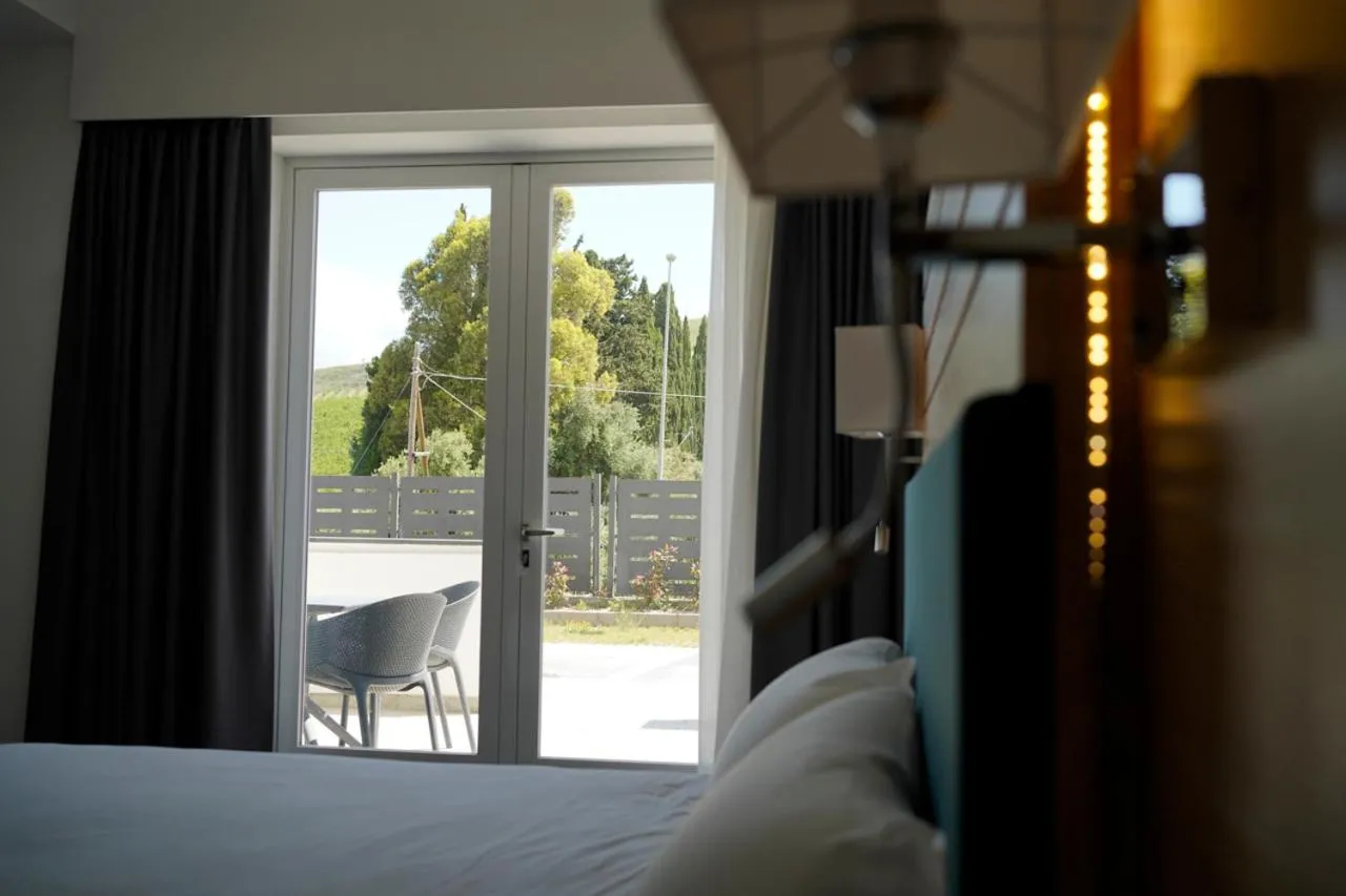 Balcony/Terrace, Bed in PM Hotel