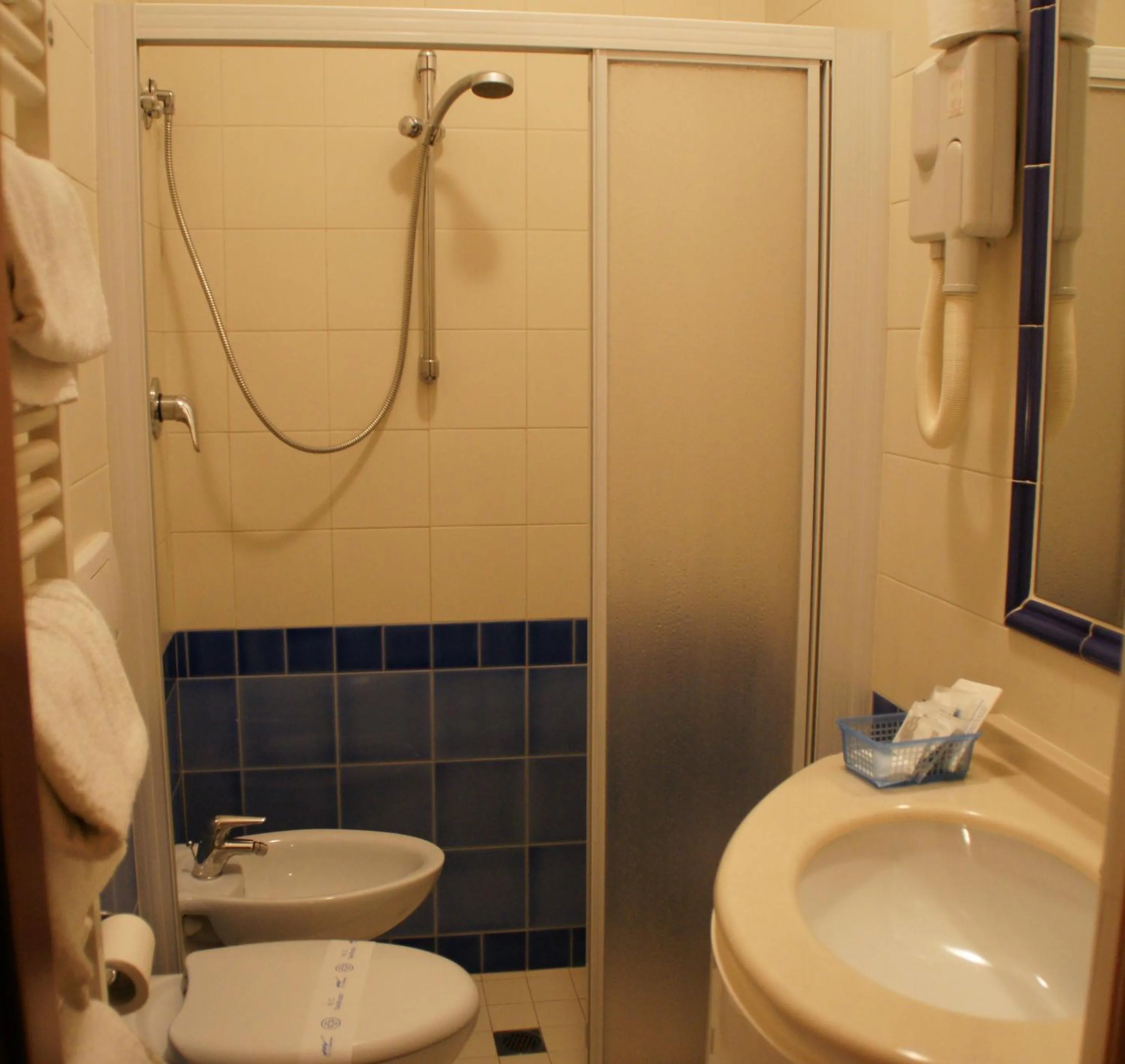 Shower in Hotel Verudella