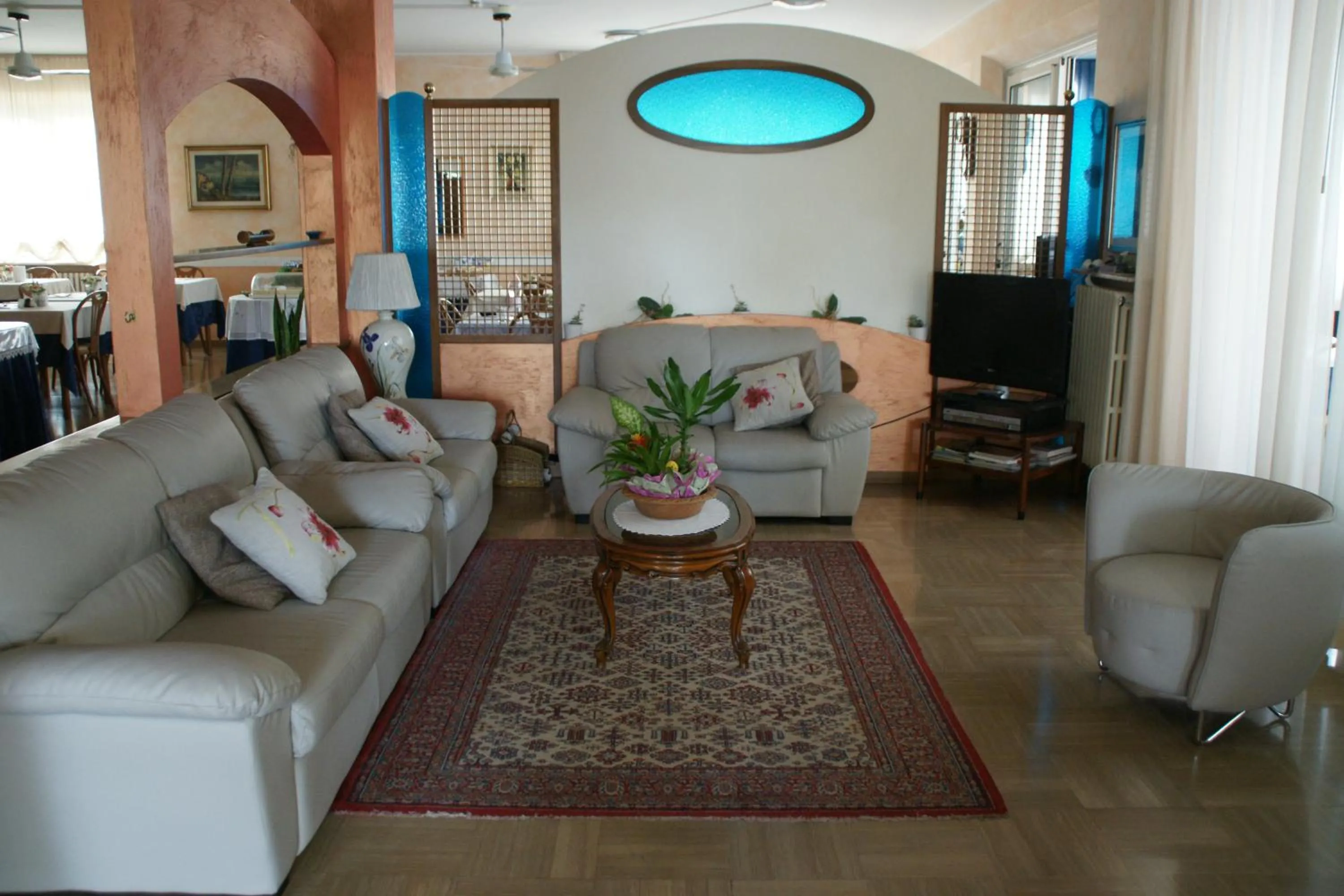 Communal lounge/ TV room in Hotel Verudella