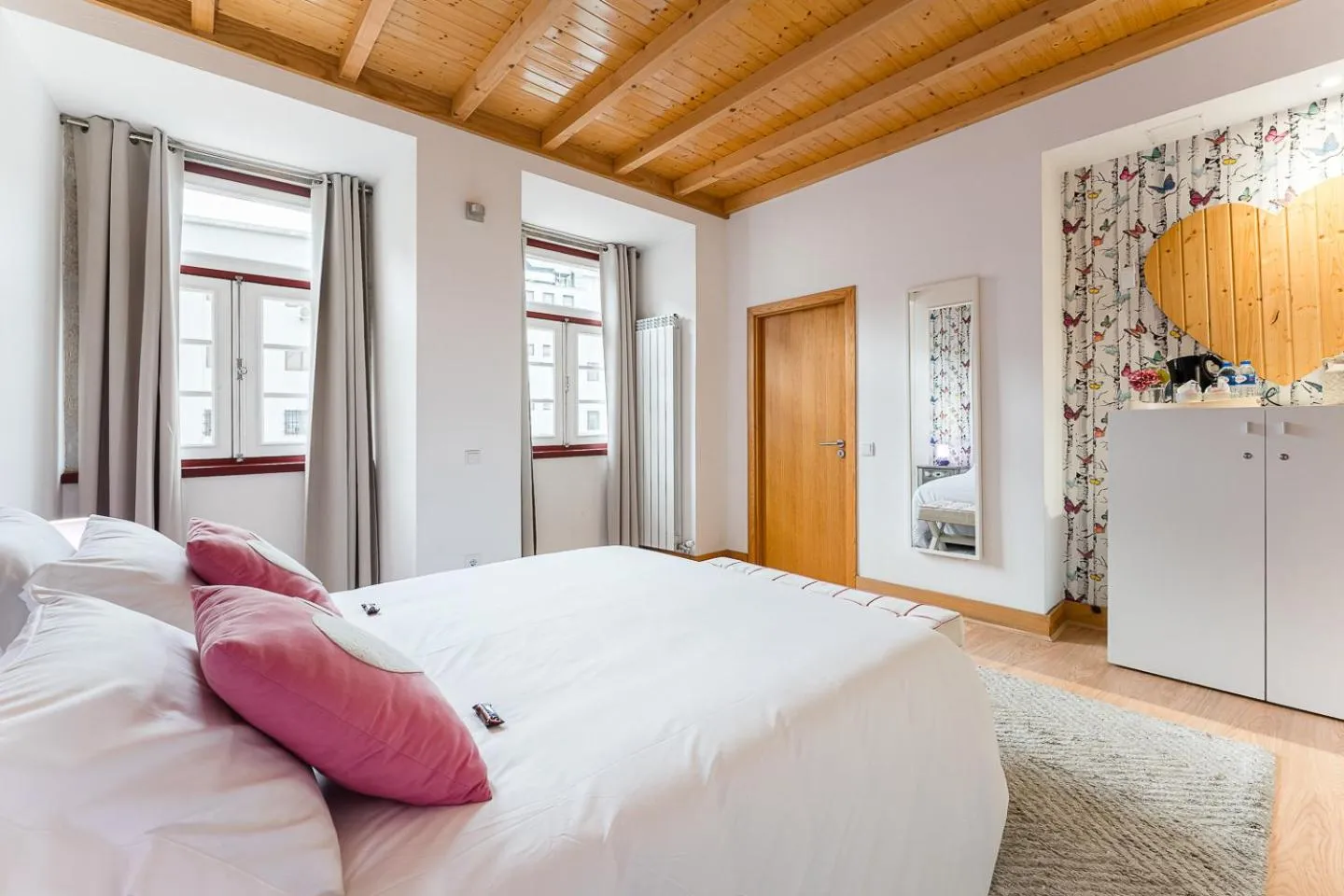 Bed in R3 Service - Five Senses in Coimbra