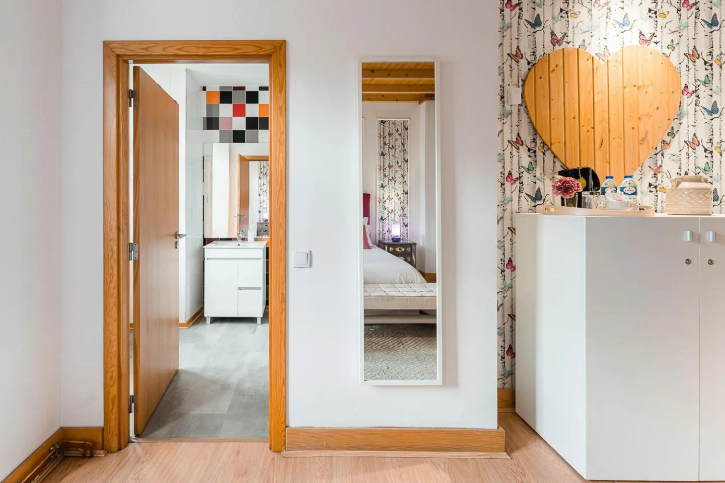 Bathroom, Bed in R3 Service - Five Senses in Coimbra