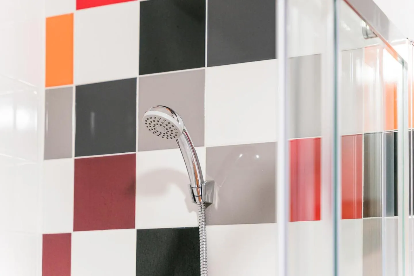 Shower in R3 Service - Five Senses in Coimbra