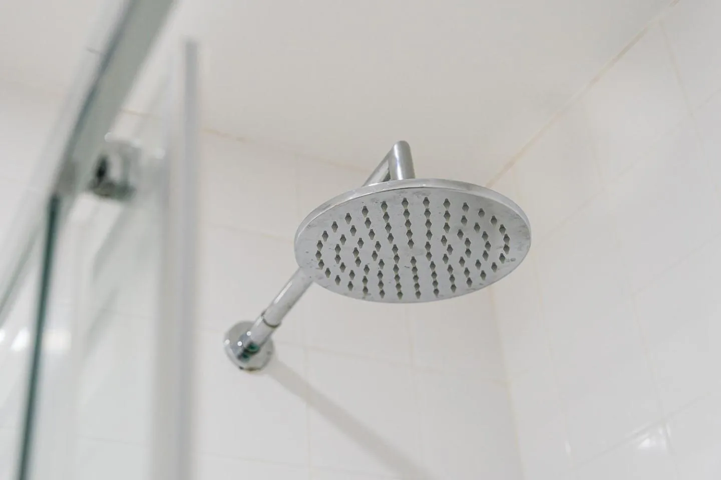 Shower in R3 Service - Five Senses in Coimbra