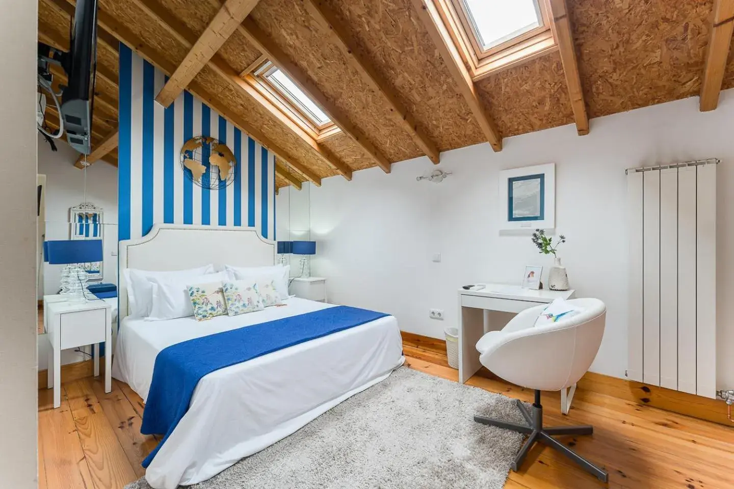 Deluxe Queen Room - single occupancy in R3 Service - Five Senses in Coimbra Deluxe Queen Room - single occupancy in R3 Service - Five Senses in Coimbra