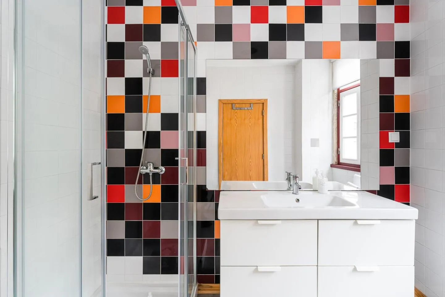 Bathroom in R3 Service - Five Senses in Coimbra