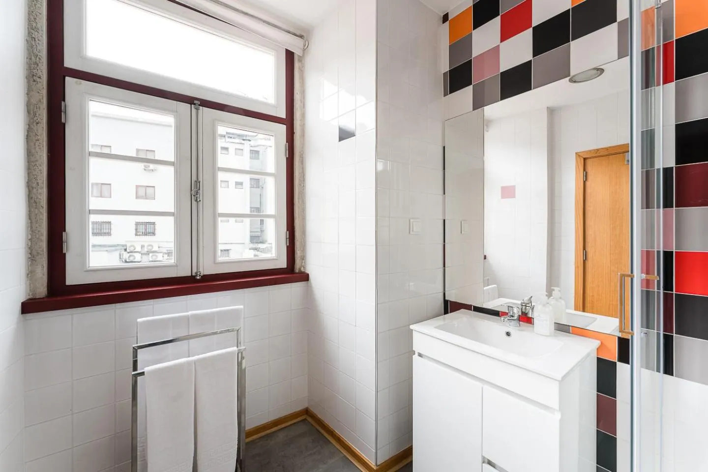 Bathroom in R3 Service - Five Senses in Coimbra