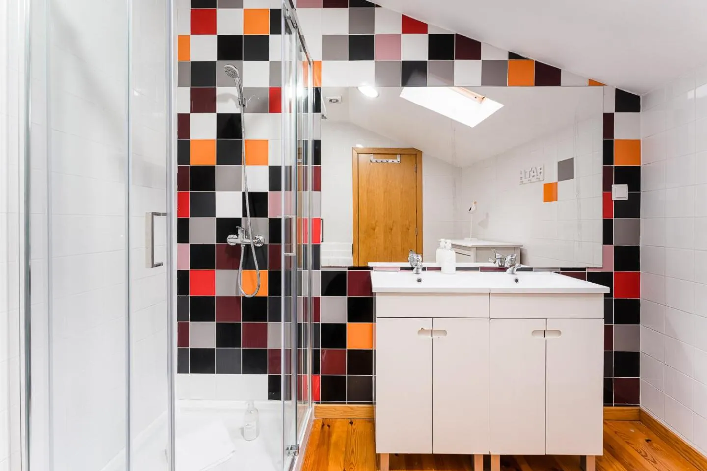 Bathroom in R3 Service - Five Senses in Coimbra