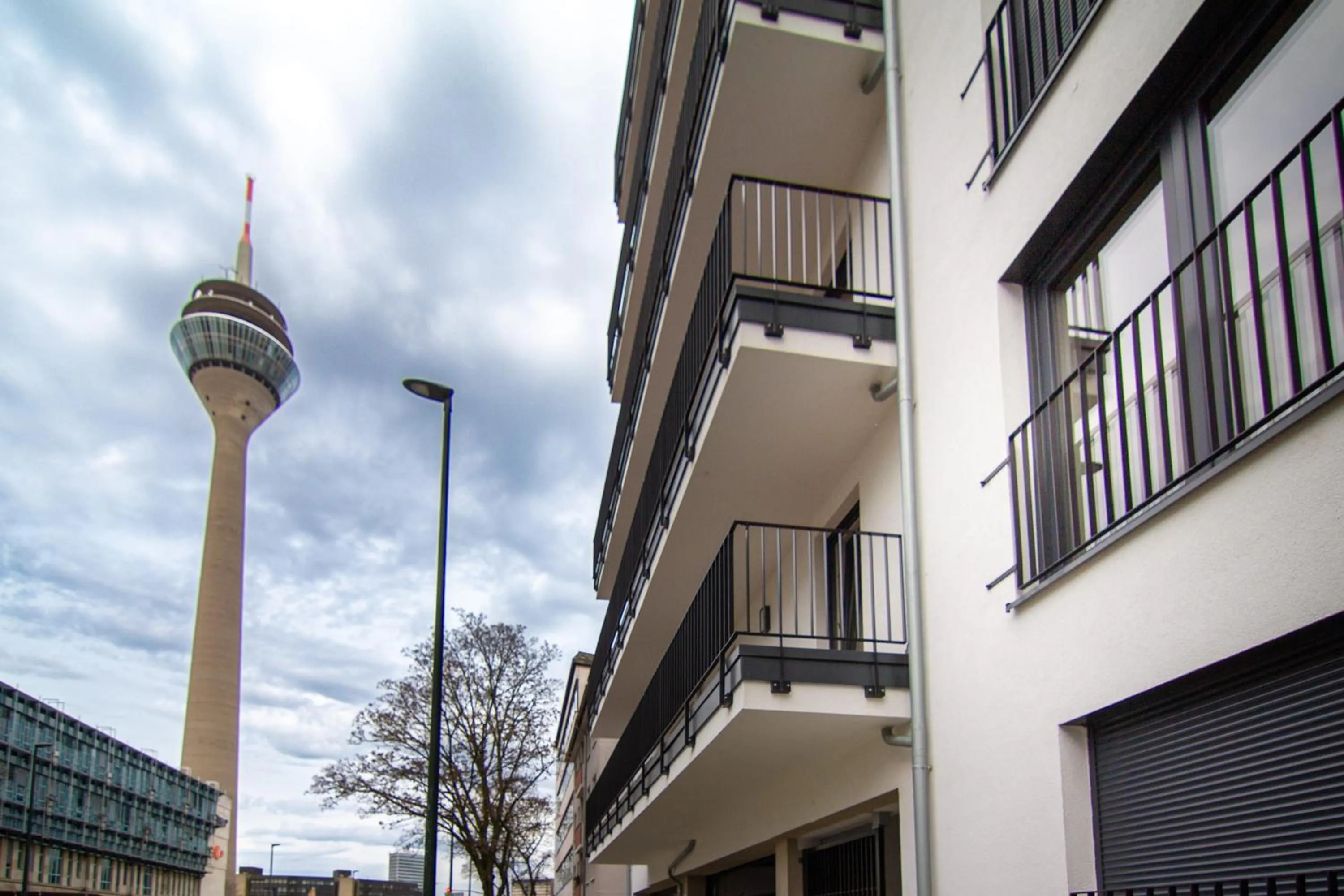 Property building in Sleep Inn Medienhafen Suites