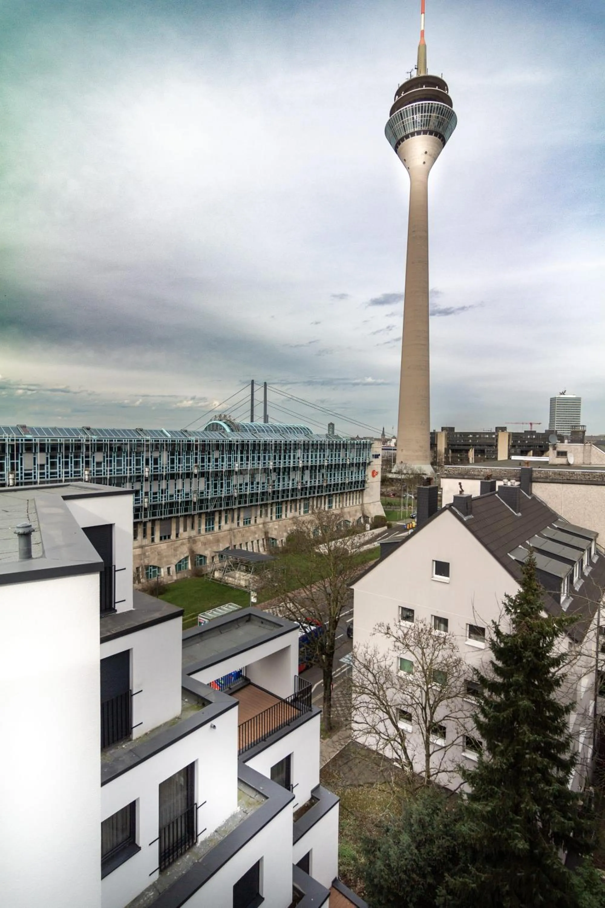 City view in Sleep Inn Medienhafen Suites
