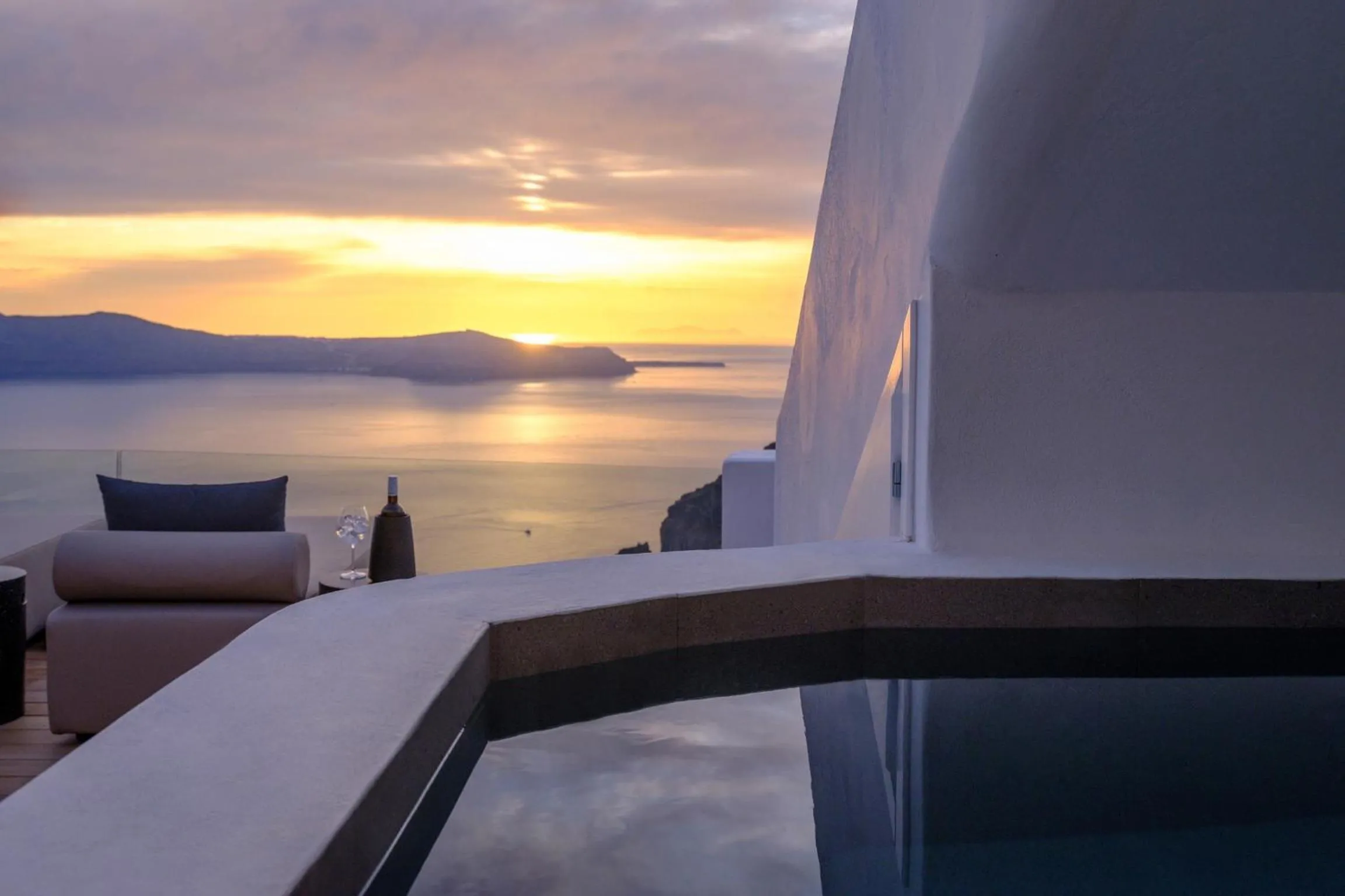 Double Room with Balcony, Sea View & Outdoor Hot Tub in Agnadema Apartments