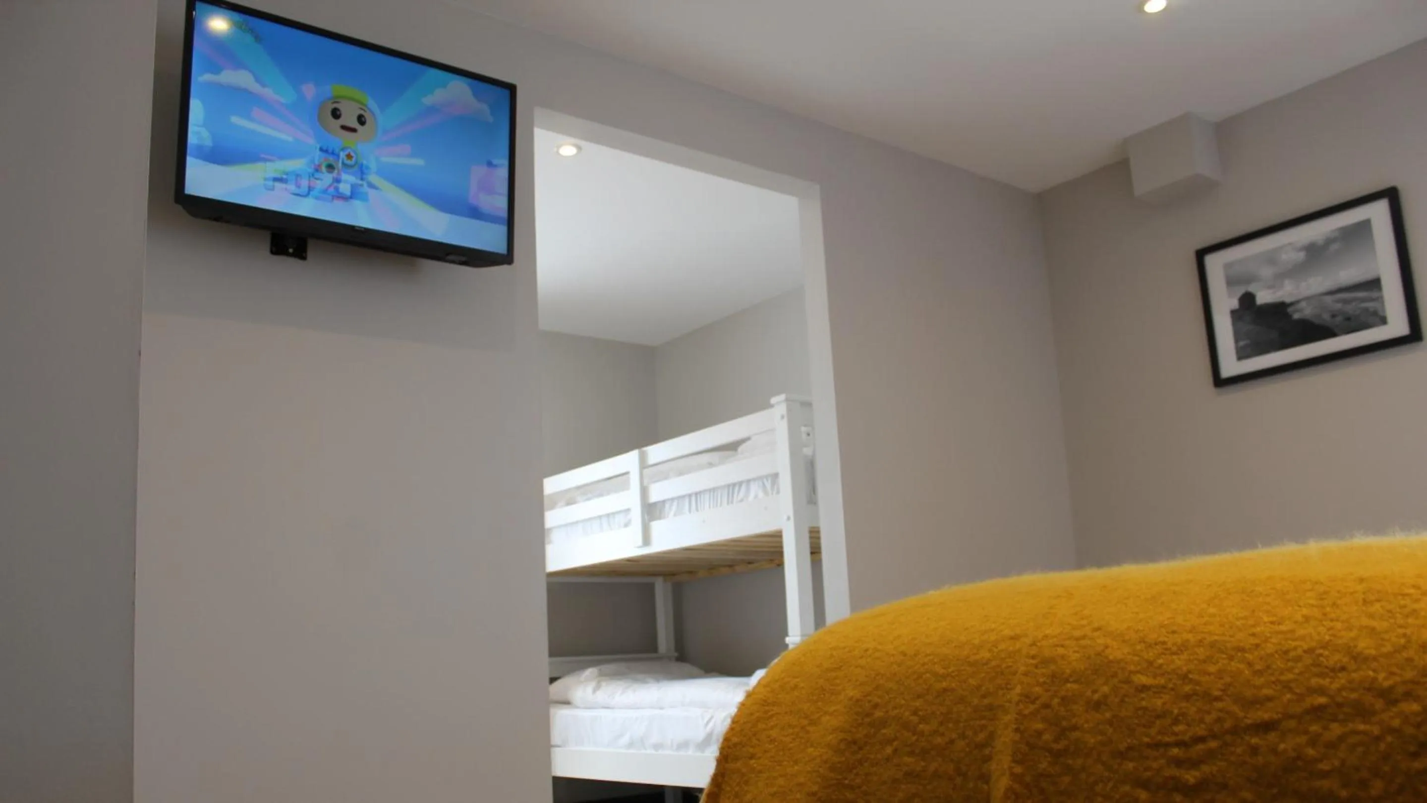 TV and multimedia, Bed in Marine Hotel Ballycastle