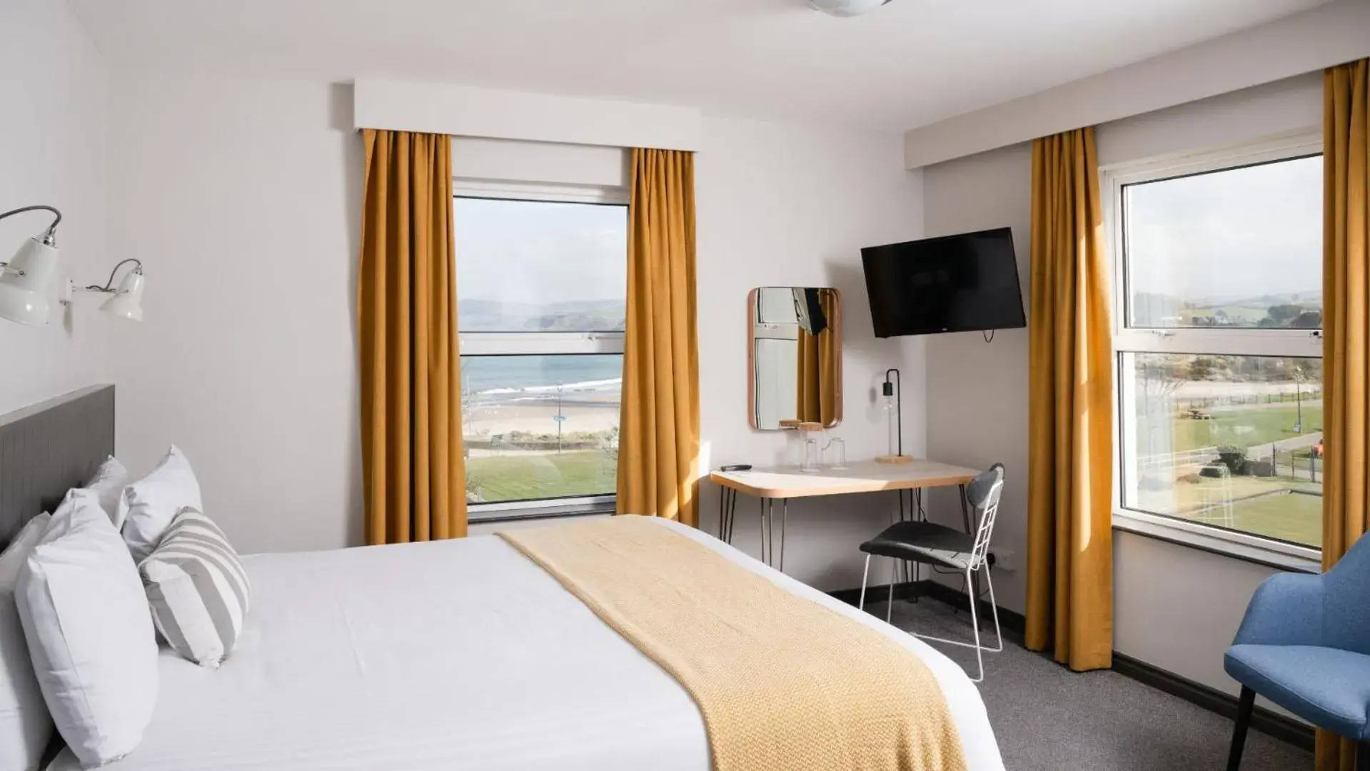 Superior Double or Twin Room with Sea View in Marine Hotel Ballycastle Superior Double or Twin Room with Sea View in Marine Hotel Ballycastle