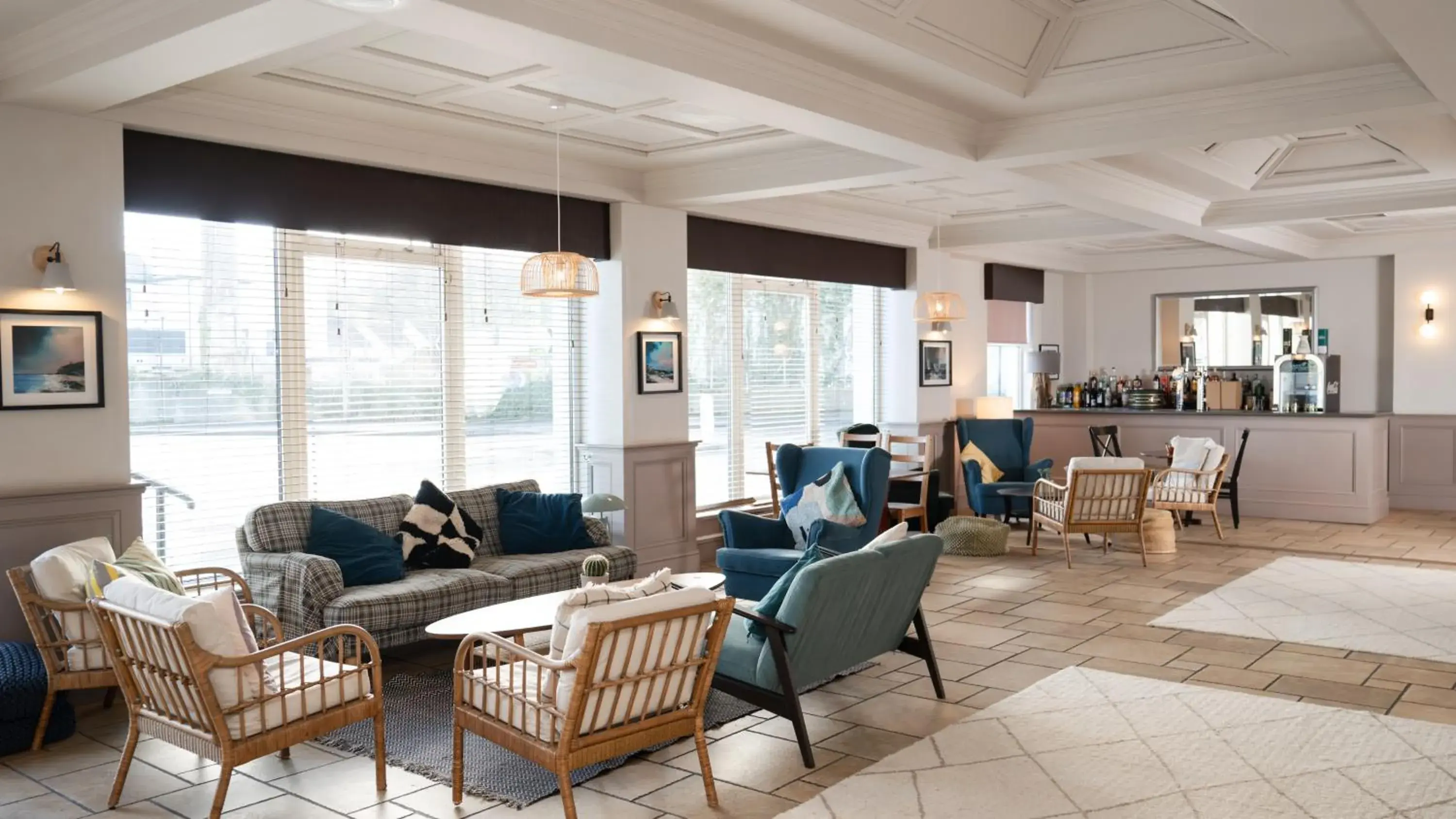 Lounge or bar in Marine Hotel Ballycastle Lounge or bar in Marine Hotel Ballycastle