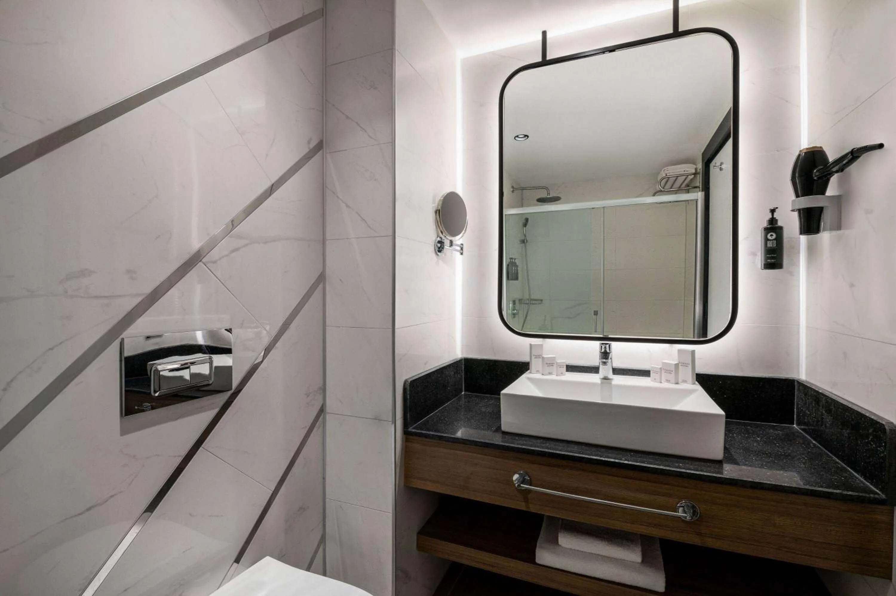 Bathroom in Ramada Resort by Wyndham Pamukkale Thermal