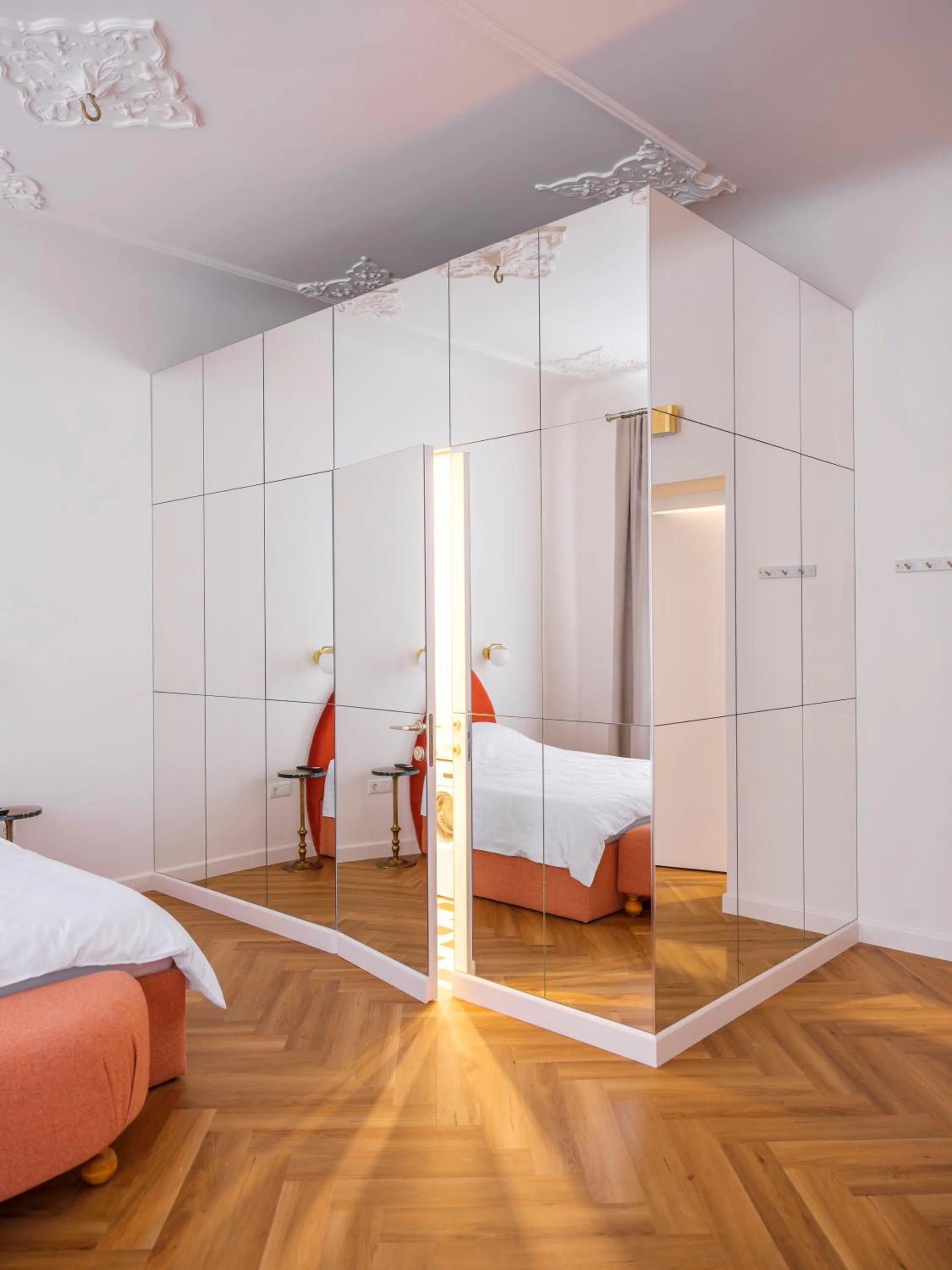 MIRO Rooms Skolas - quiet chic, free parking, self check-in