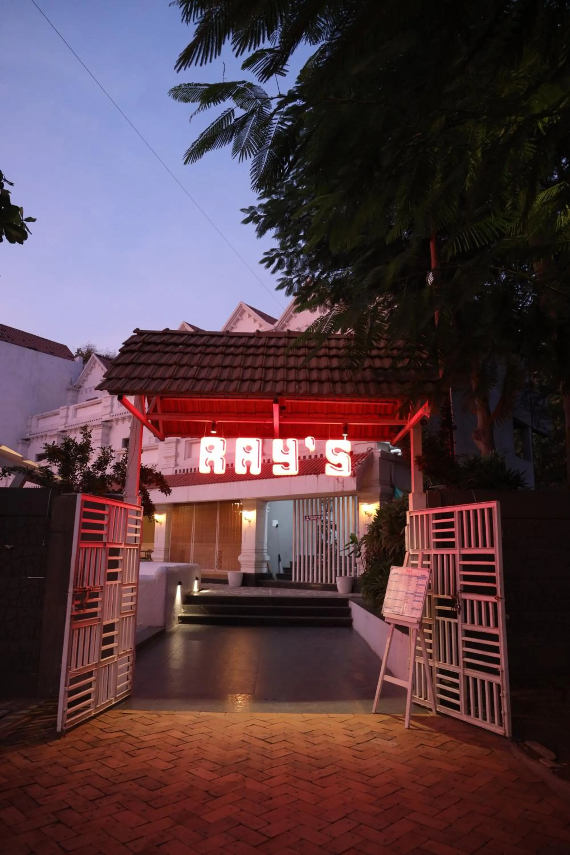 Restaurant/places to eat in Hotel FORT28