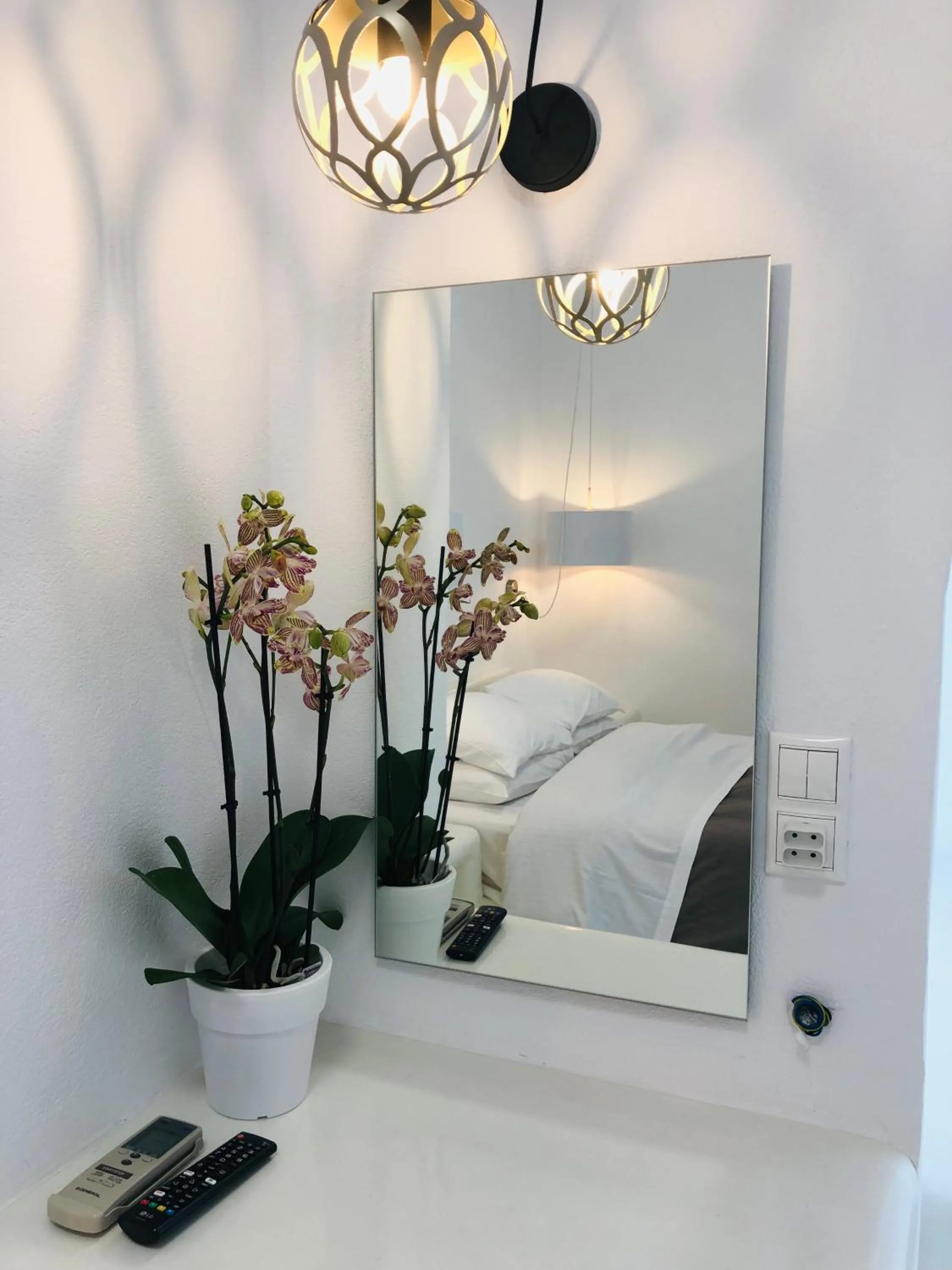 Decorative detail, Bed in Taki's Guests