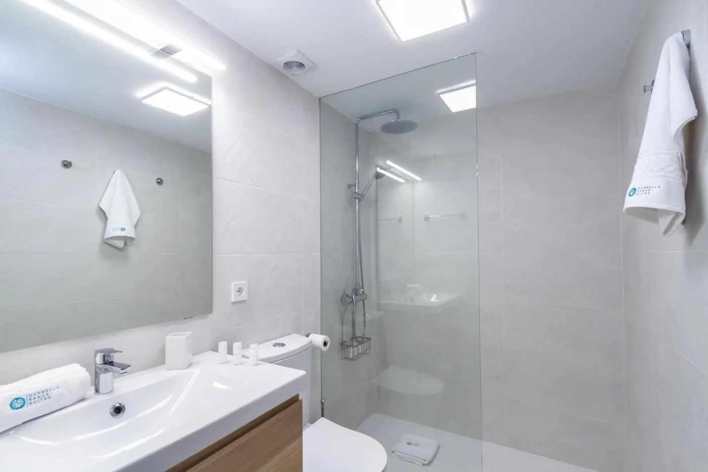 Shower in MARBELLA BANUS SUITES - Marbella Centre Soriano 56 Suite Apartment
