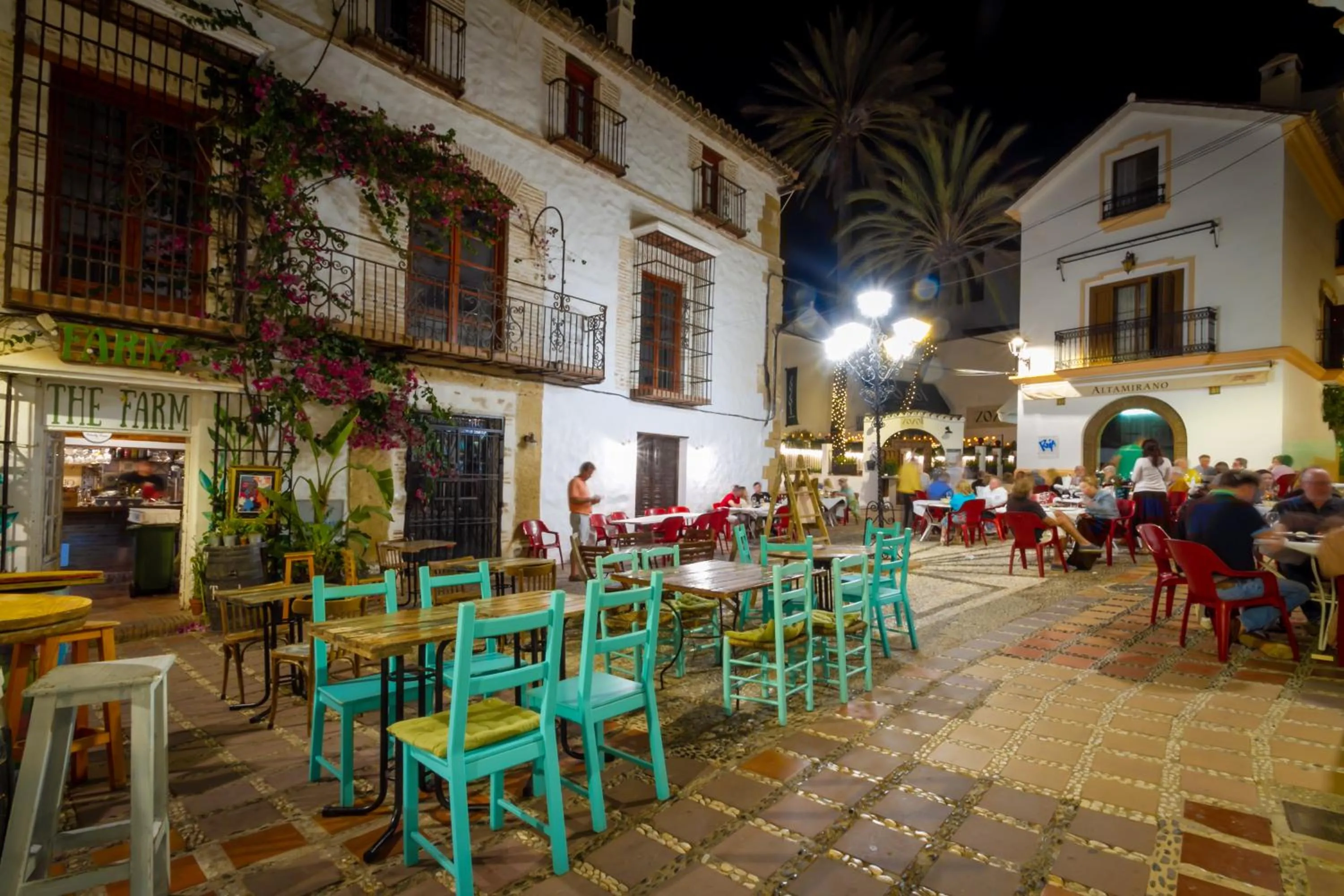 Restaurant/places to eat in MARBELLA BANUS SUITES - Marbella Centre Soriano 56 Suite Apartment