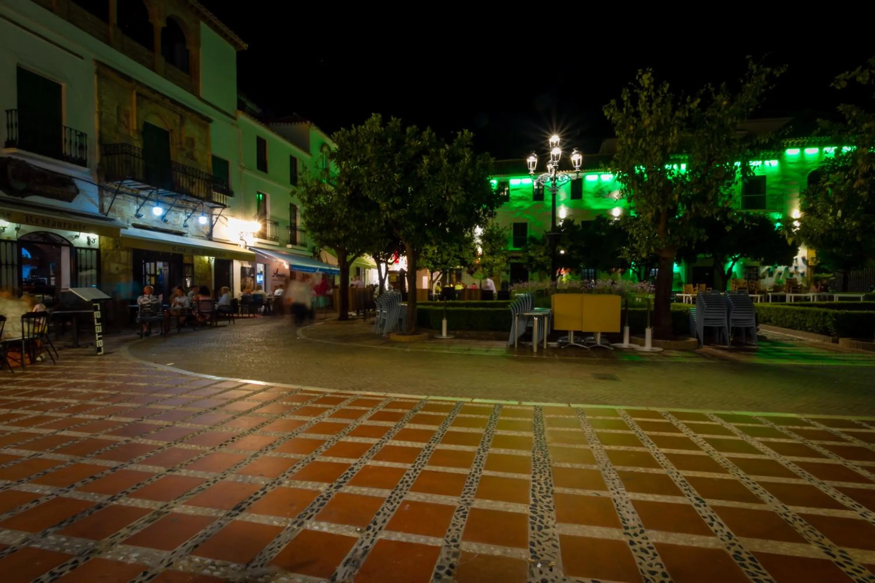 Restaurant/places to eat in MARBELLA BANUS SUITES - Marbella Centre Soriano 56 Suite Apartment