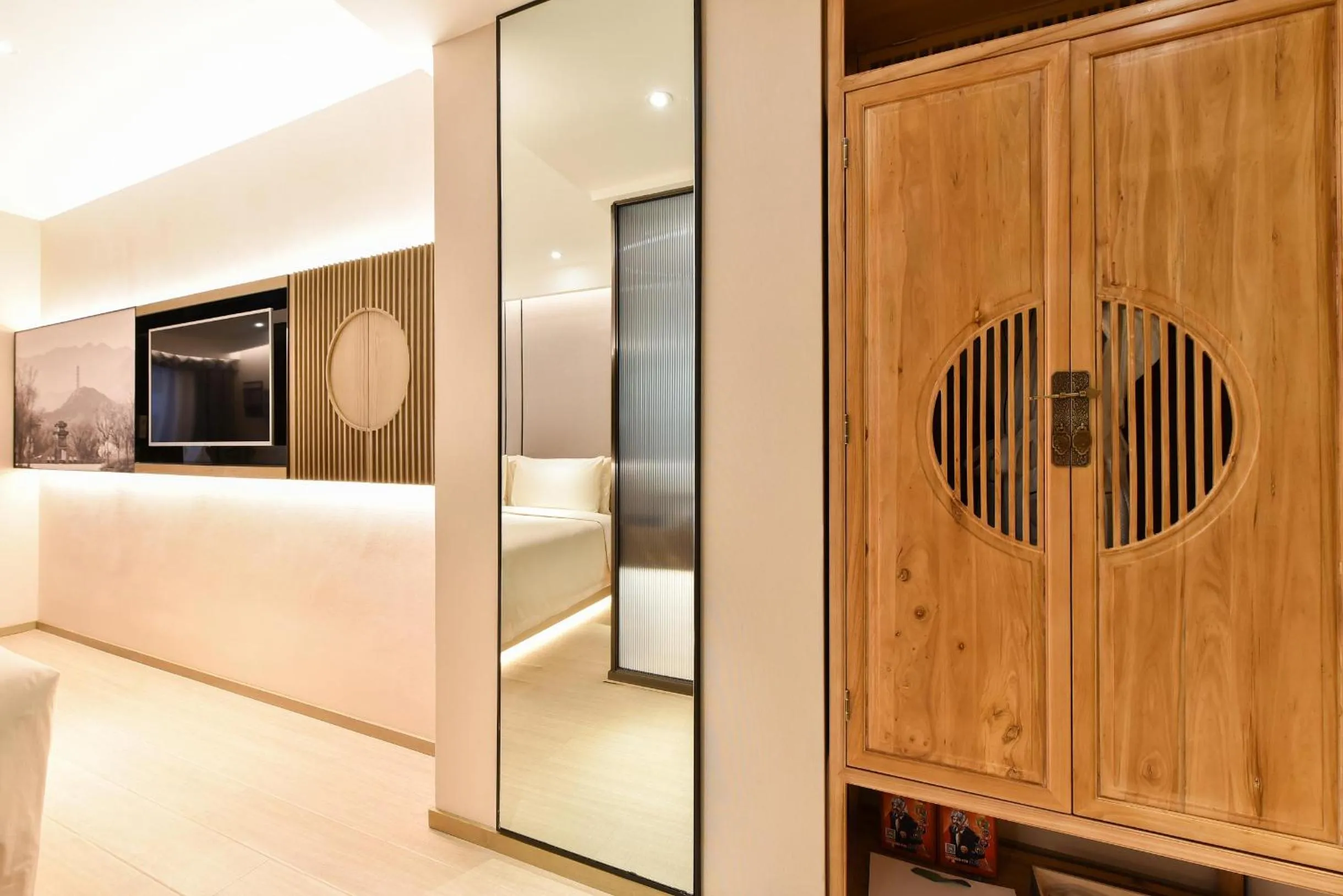 TV and multimedia in Atour Hotel Beijing Fuxingmen