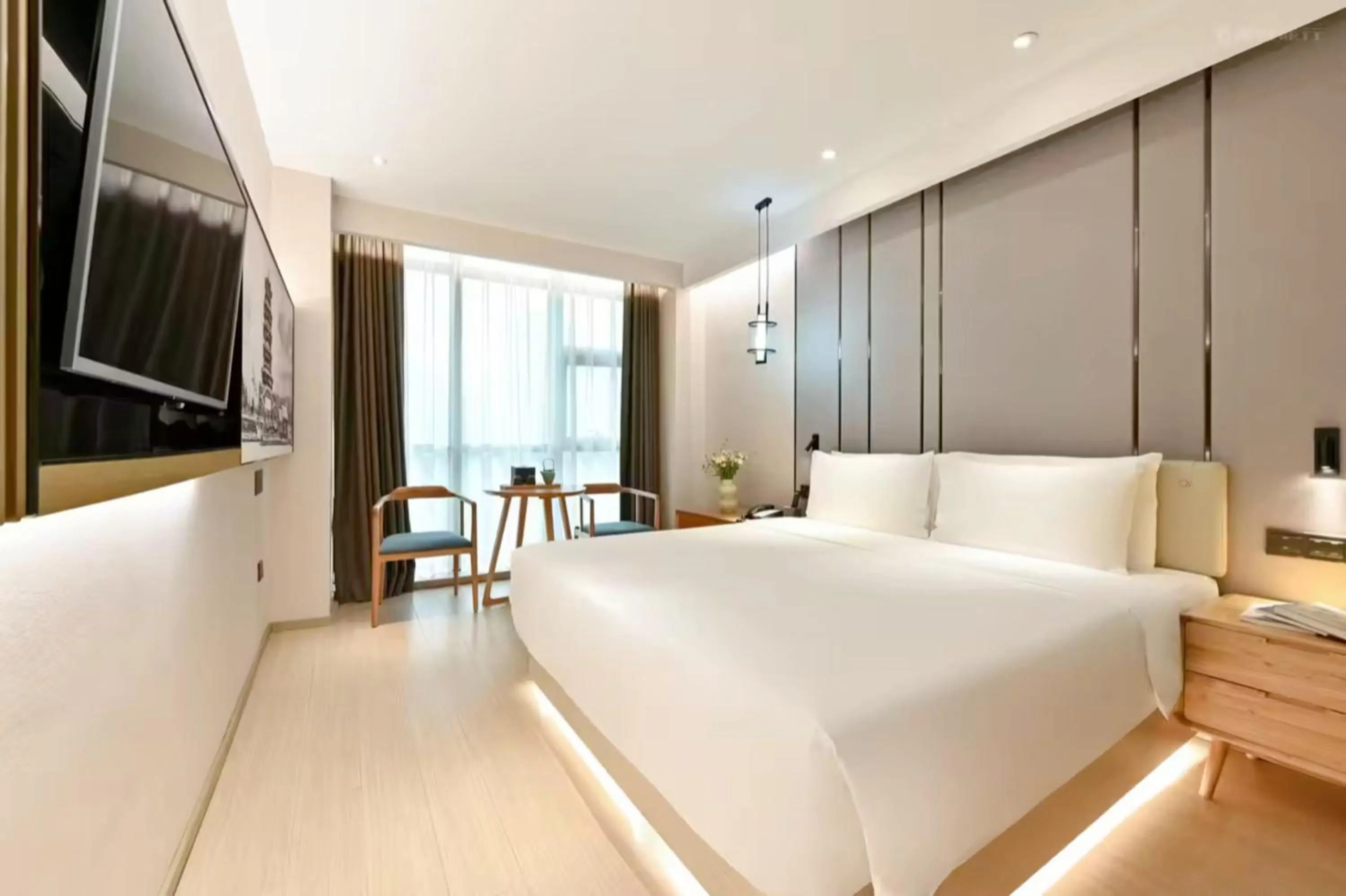 Photo of the whole room, Bed in Atour Hotel Beijing Fuxingmen