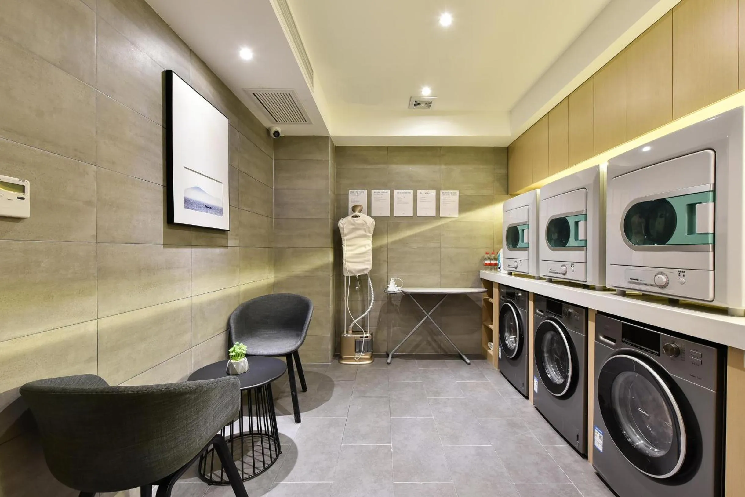 Atour Hotel Dalian Development Zone Jinma Road