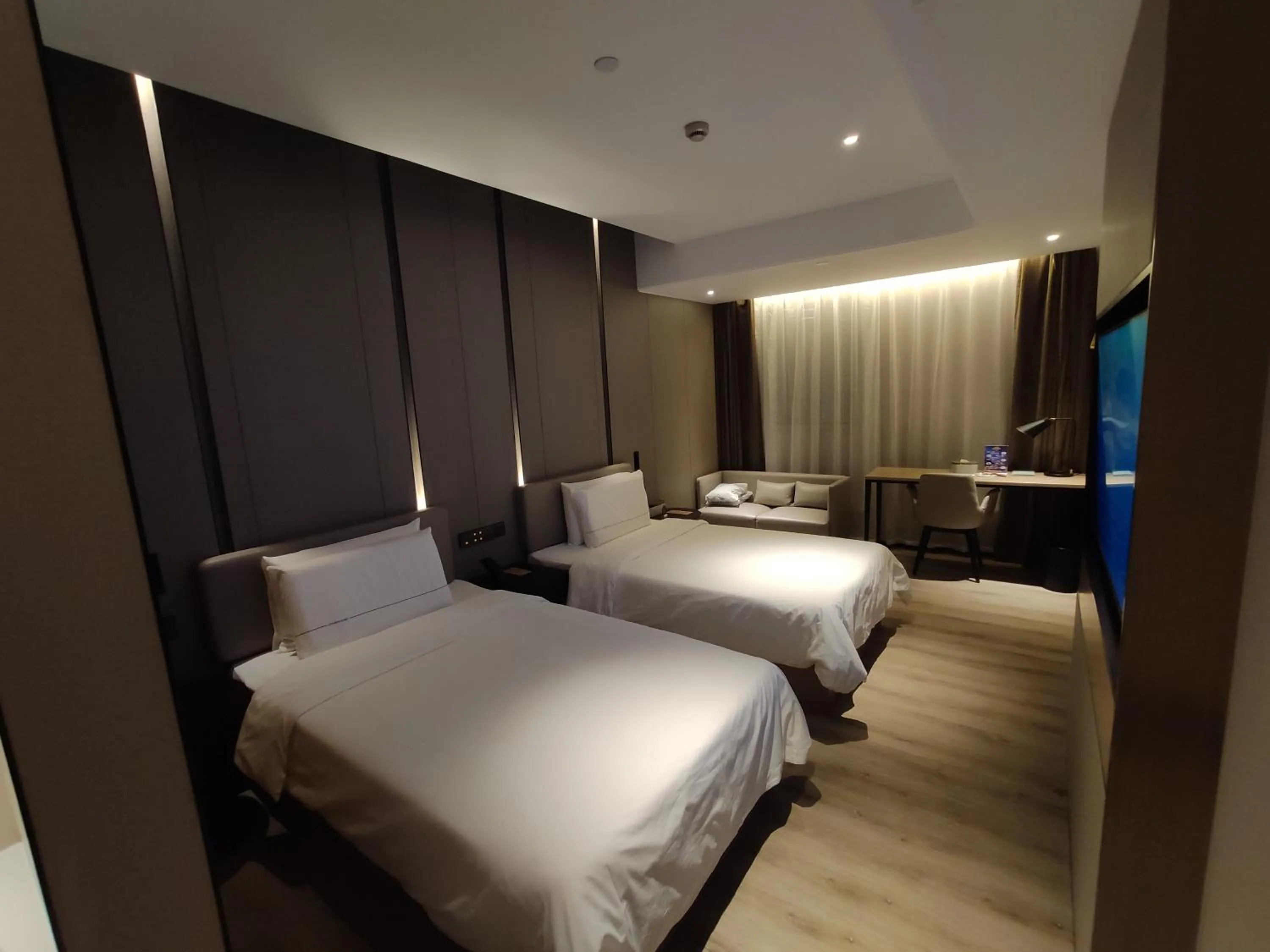 Bed in Atour Hotel Shanghai Lujiazui Babaiban