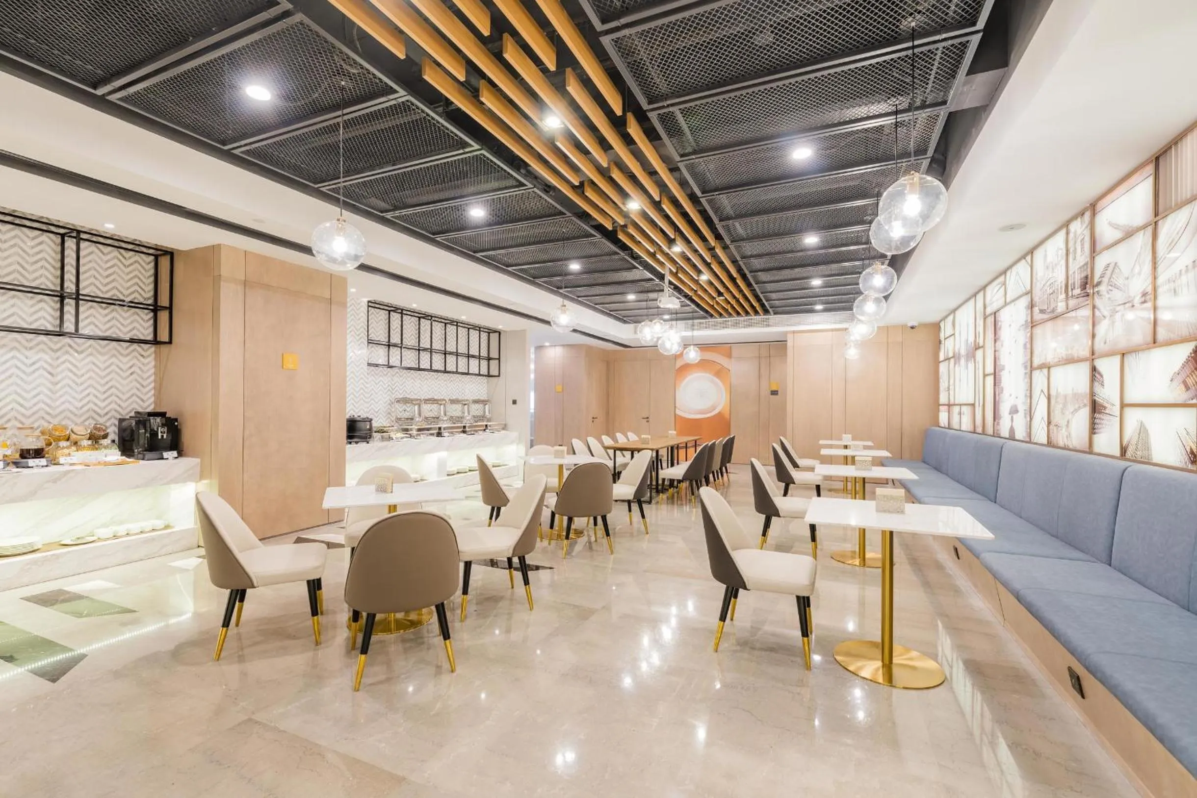 Restaurant/places to eat in Atour Hotel Shanghai Hongqiao Korea Street