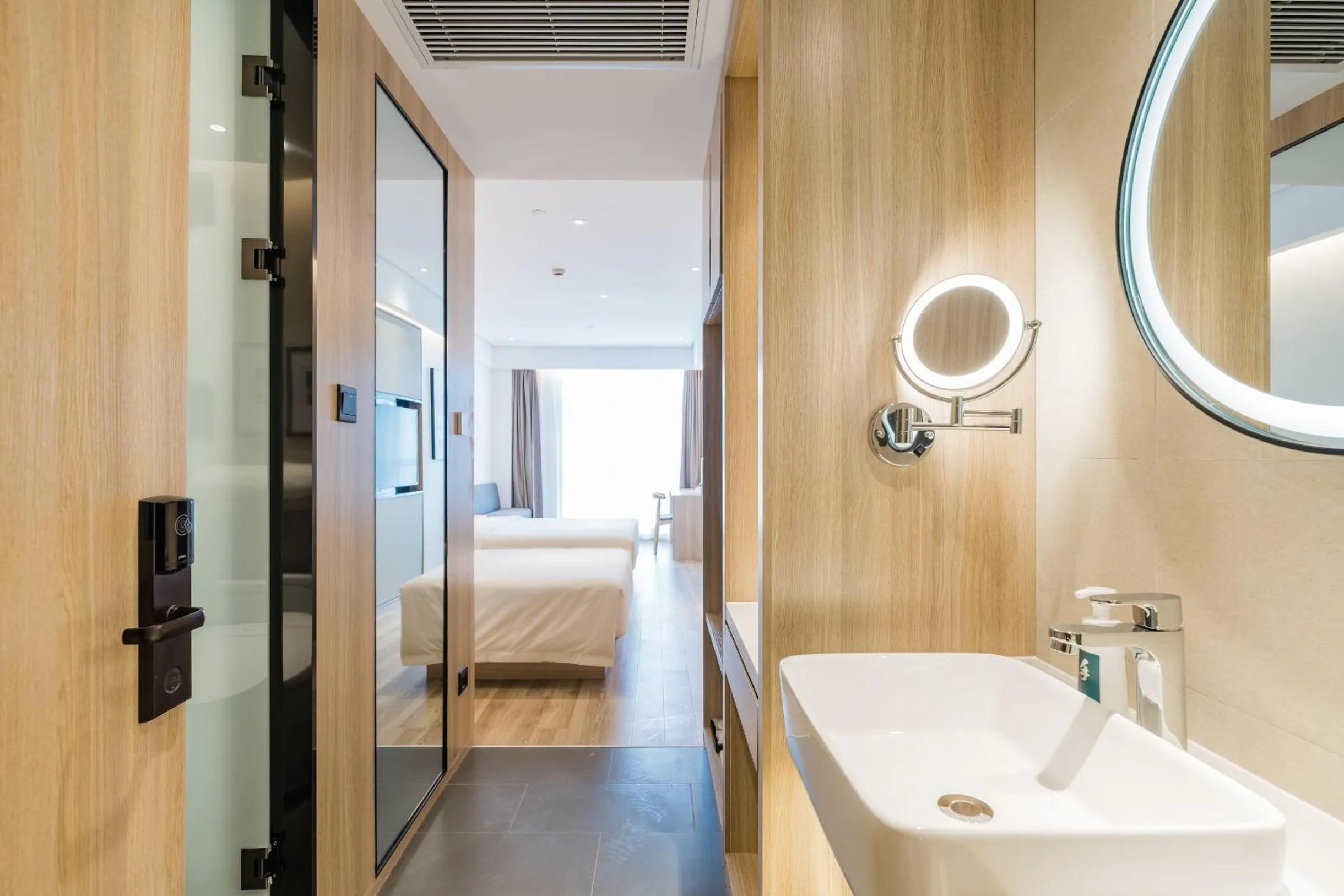 wardrobe, Bed in Atour Hotel Shanghai Hongqiao Korea Street