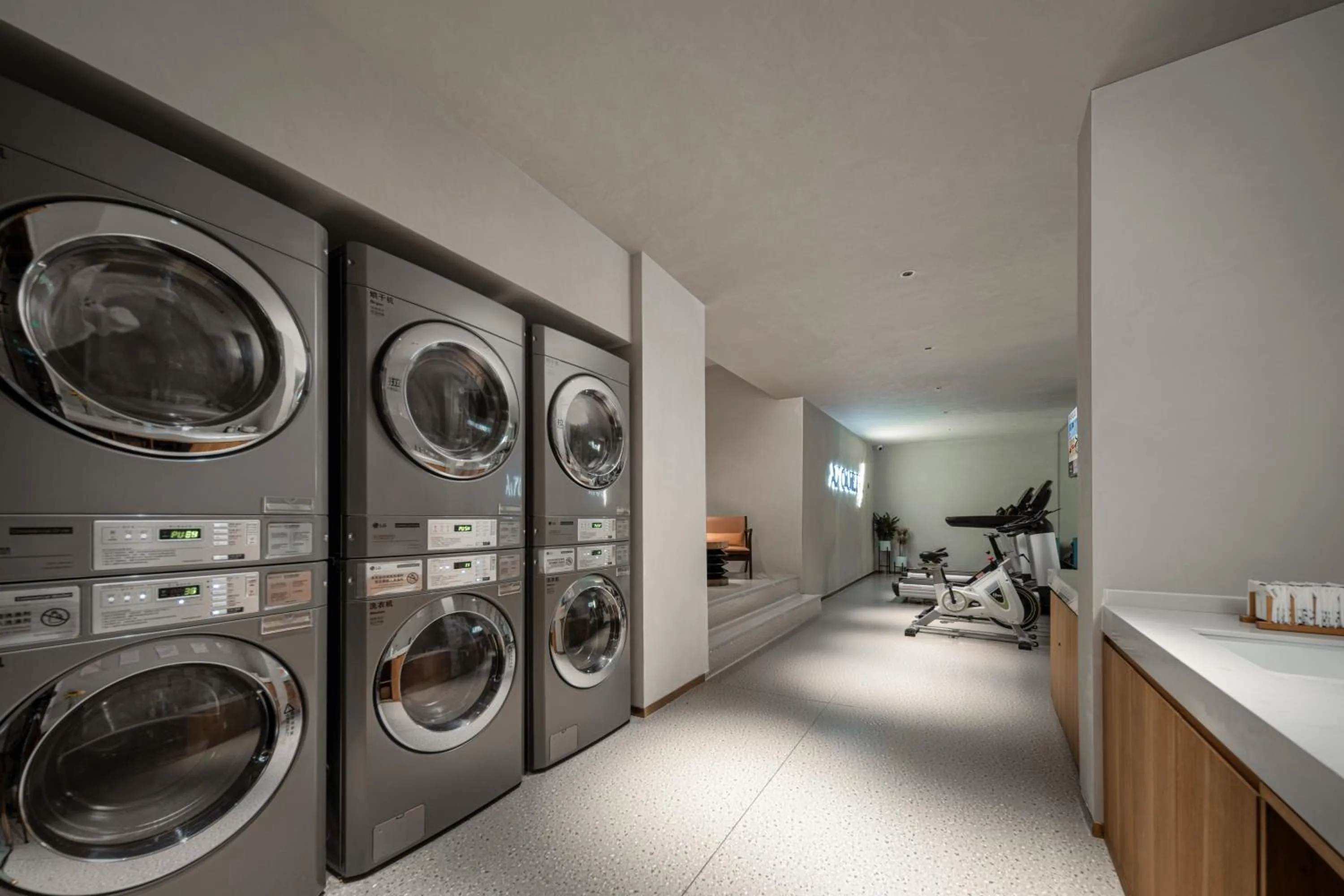 Atour Hotel Qingdao Olympic Sailing Center May Fourth Square