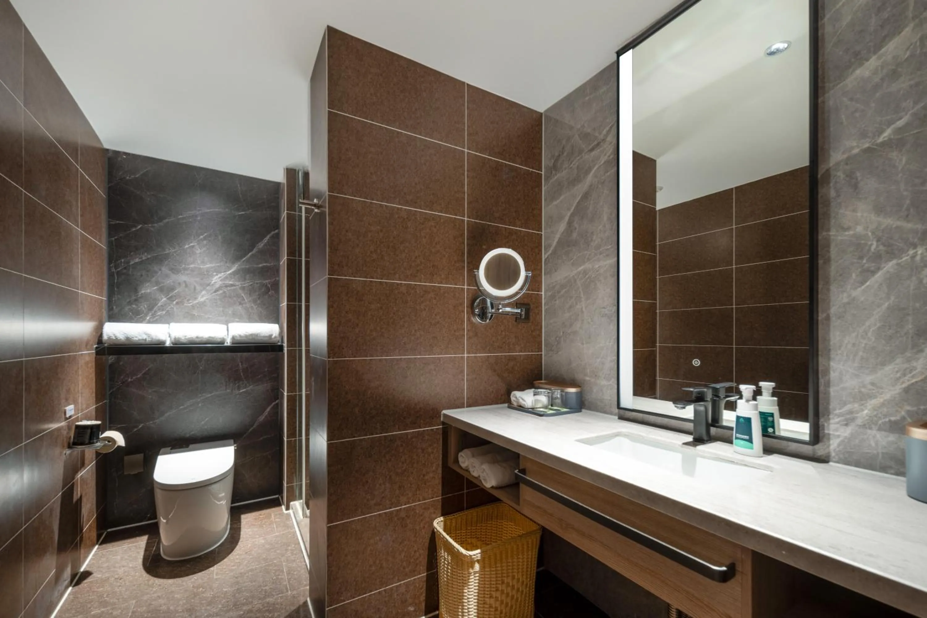 Atour Hotel Qingdao Olympic Sailing Center May Fourth Square