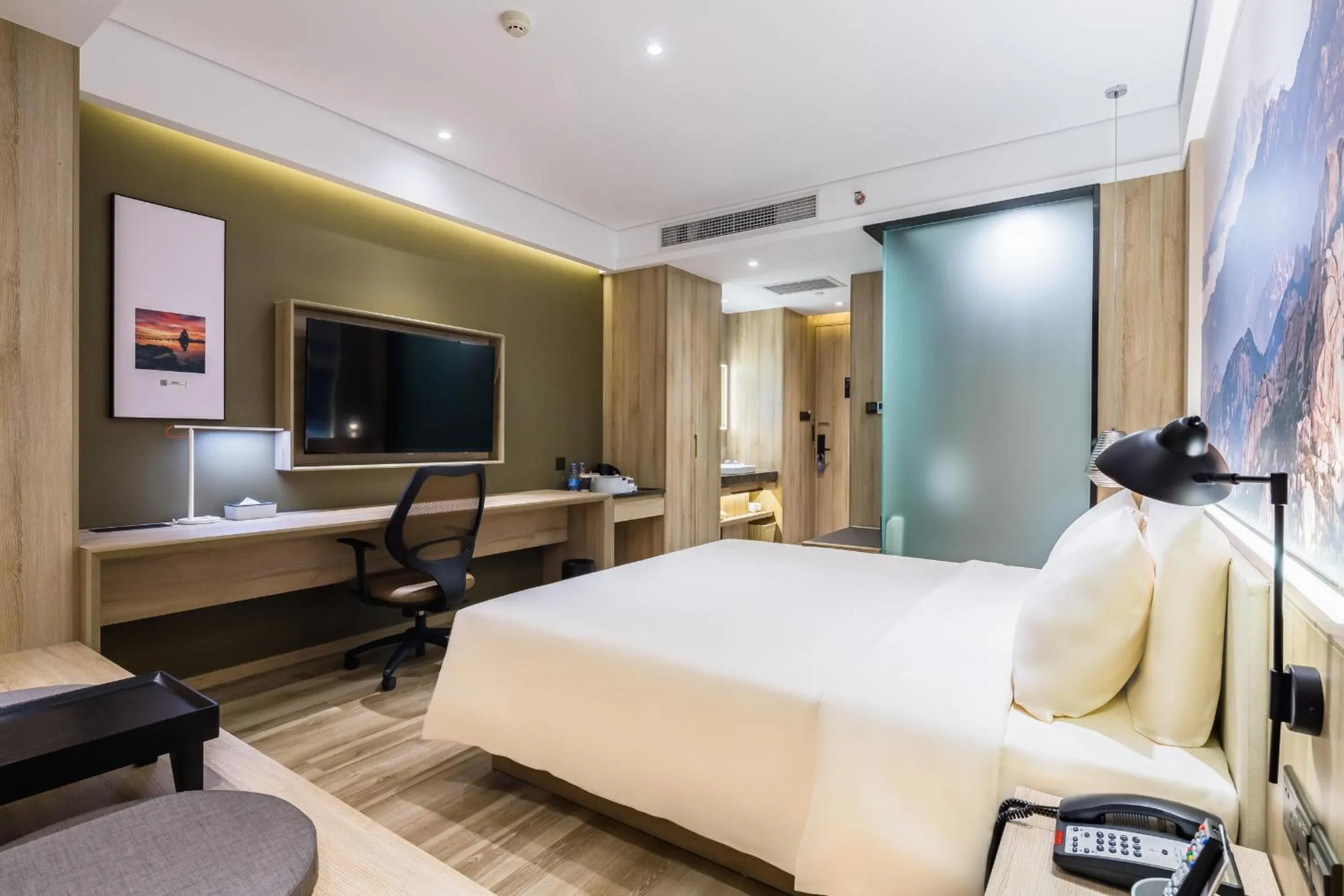 Bed in Atour Hotel Qingdao Fuzhou Road Sakura Town