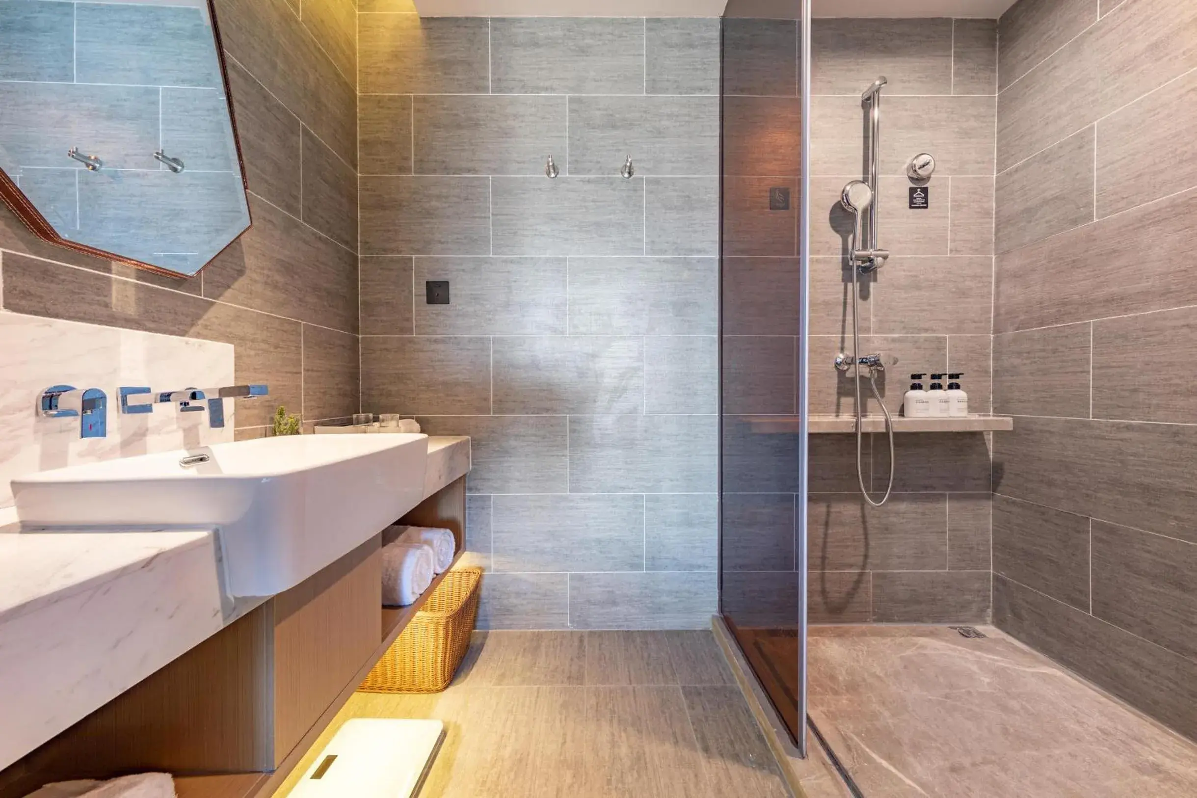 Atour Hotel Shenzhen Baoan International Convention and Exhibition Center Atour Hotel Shenzhen Baoan International Convention and Exhibition Center