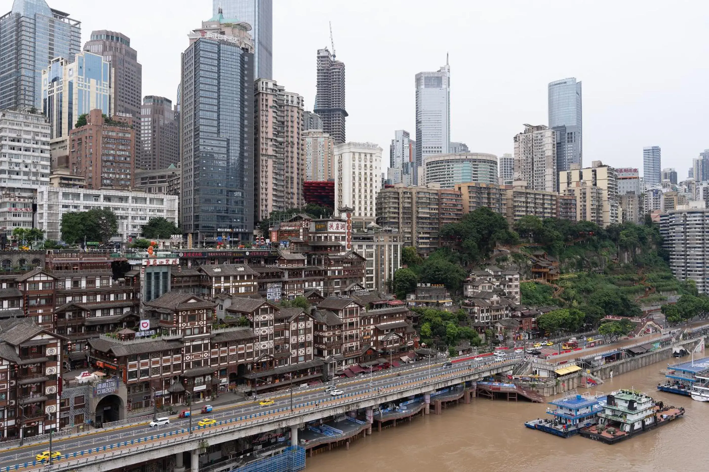 Property building in Atour Hotel Chongqing Hongyadong Riverview Property building in Atour Hotel Chongqing Hongyadong Riverview