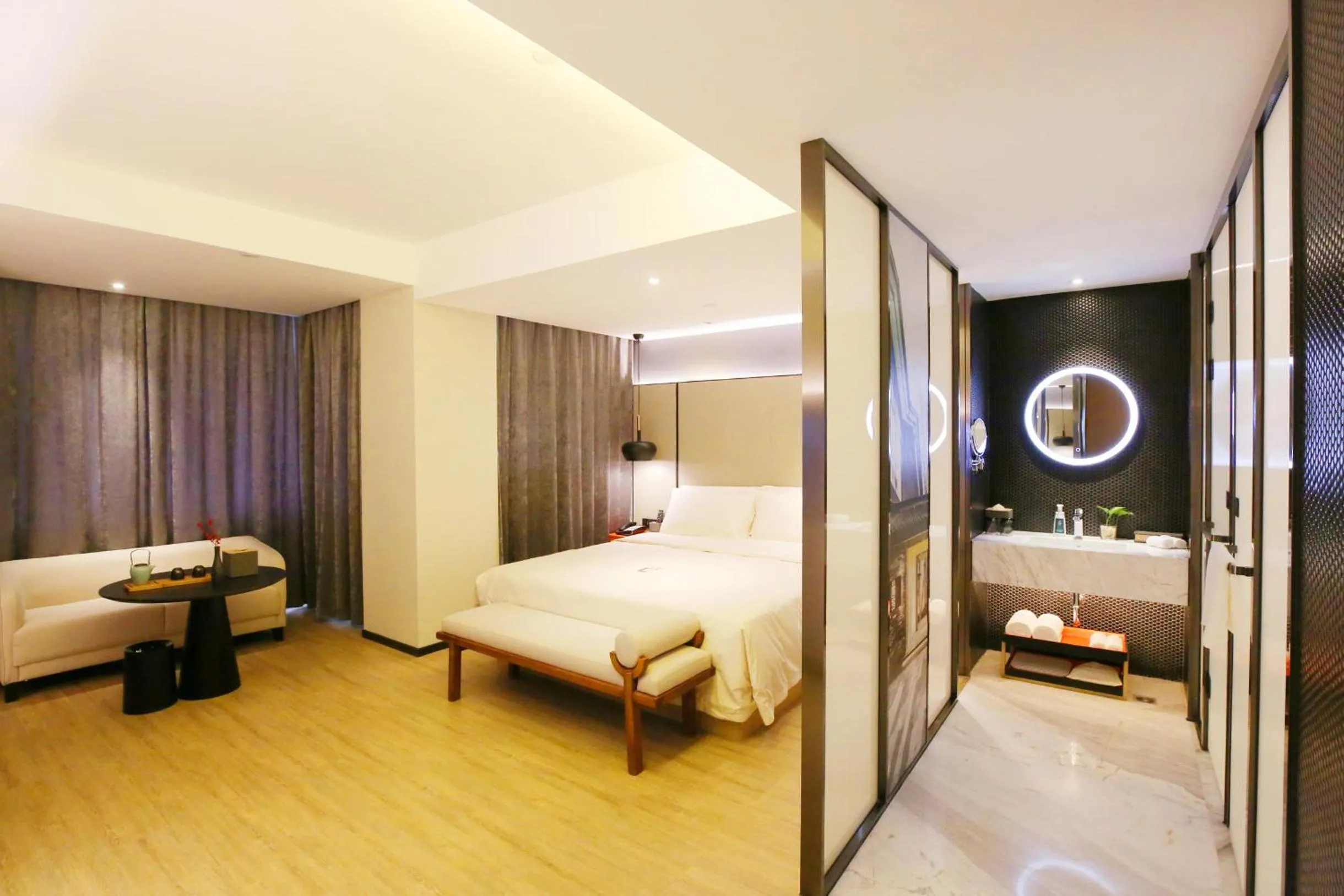 Photo of the whole room, Bed in Atour S Hotel Chengdu Taikoo Li