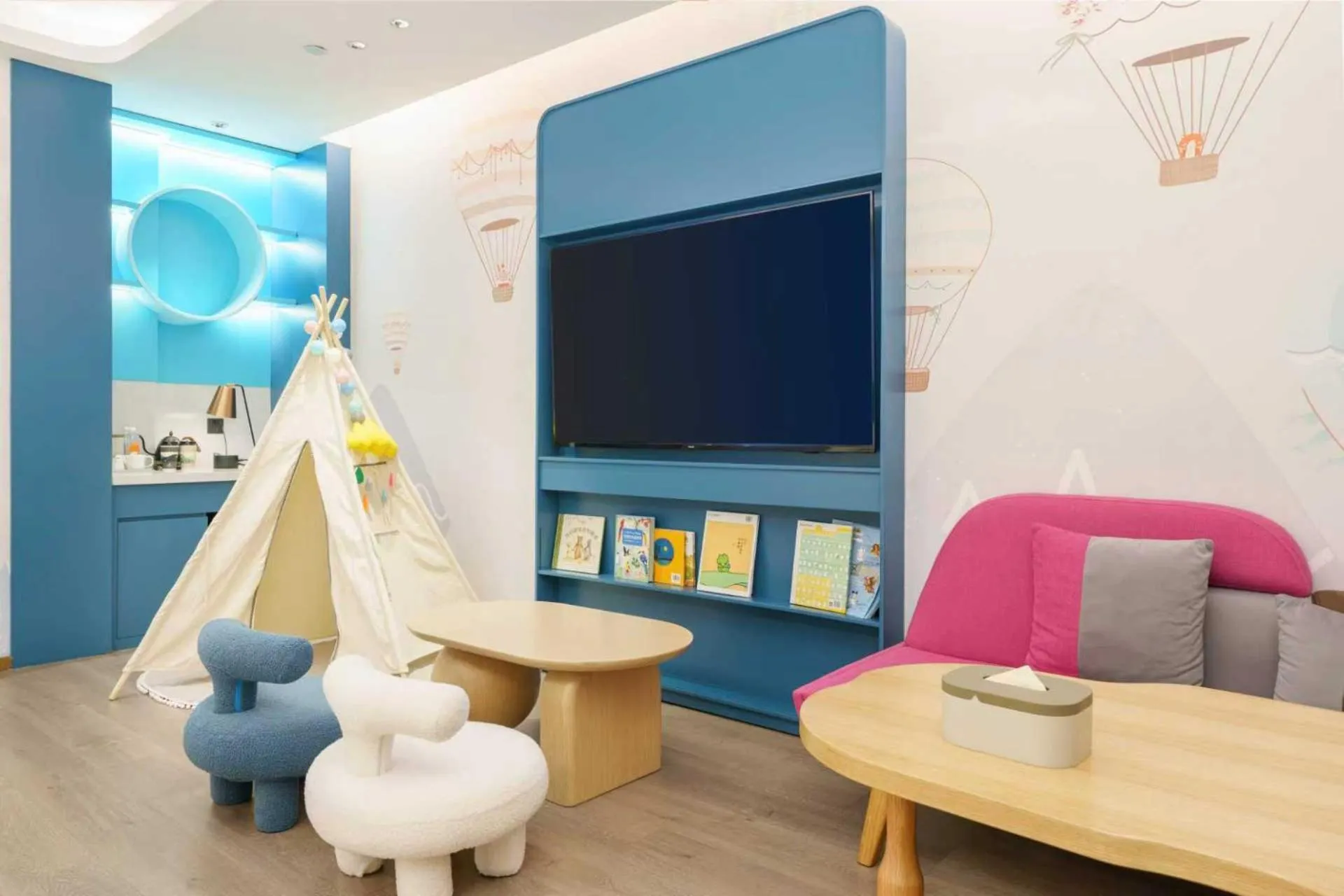 TV and multimedia in Dalian Airport Yingke Road Atour Hotel