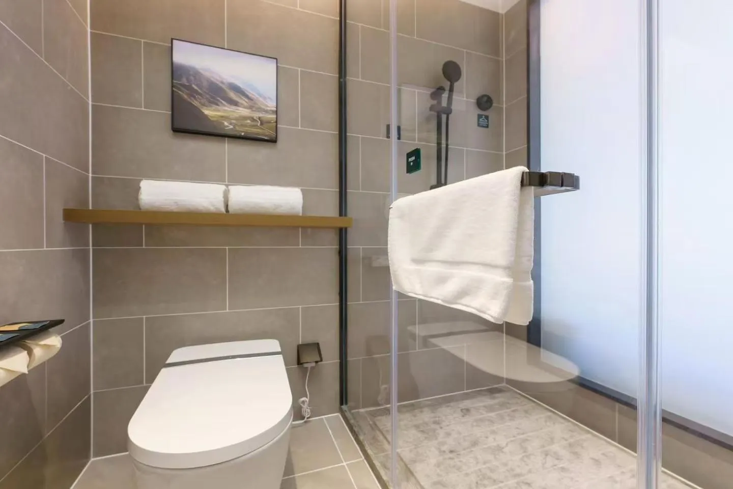 Toilet in Dalian Airport Yingke Road Atour Hotel