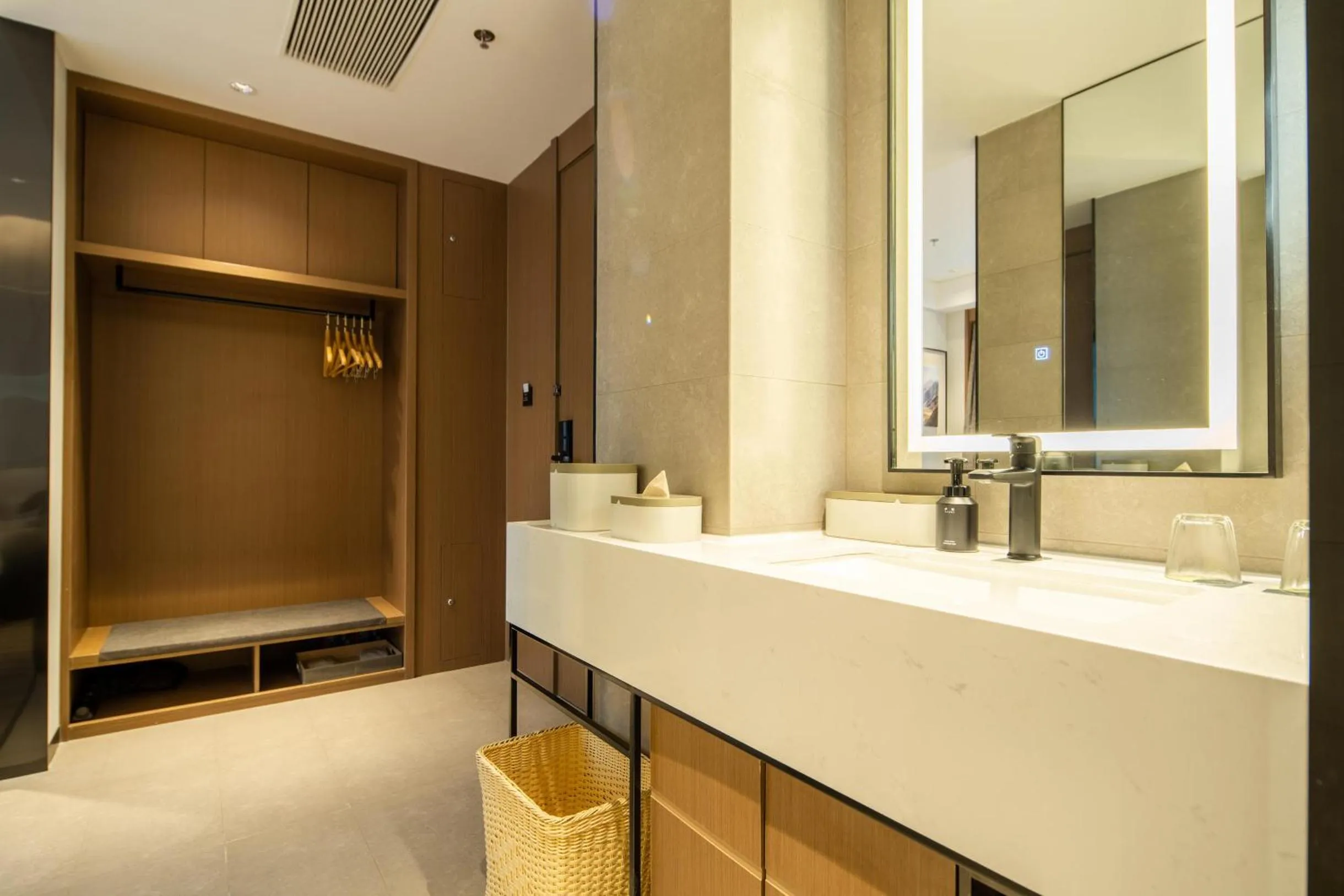 Atour Hotel Dalian Development Zone