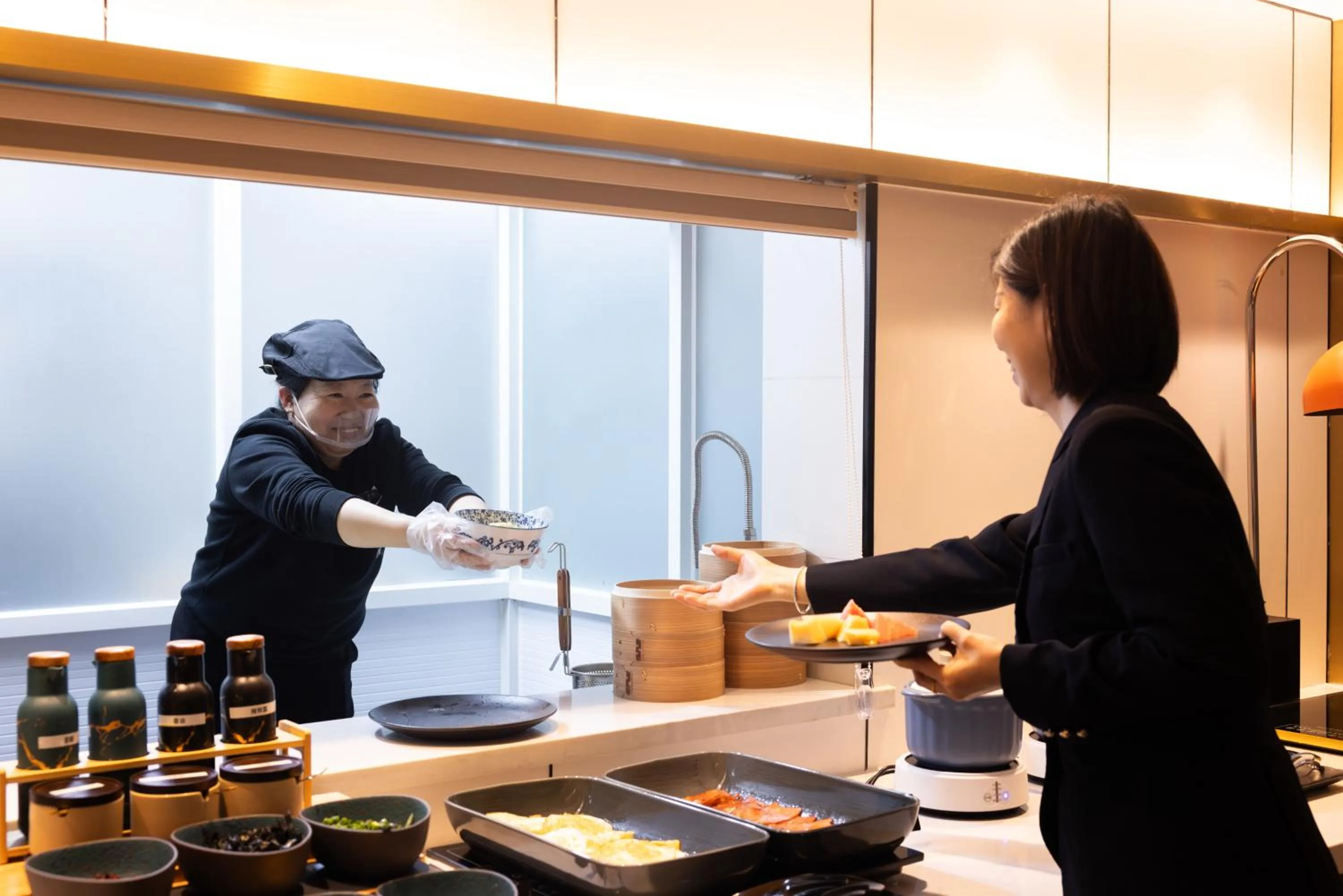 Restaurant/places to eat in Atour X Hotel The Bund East Nanjing Road