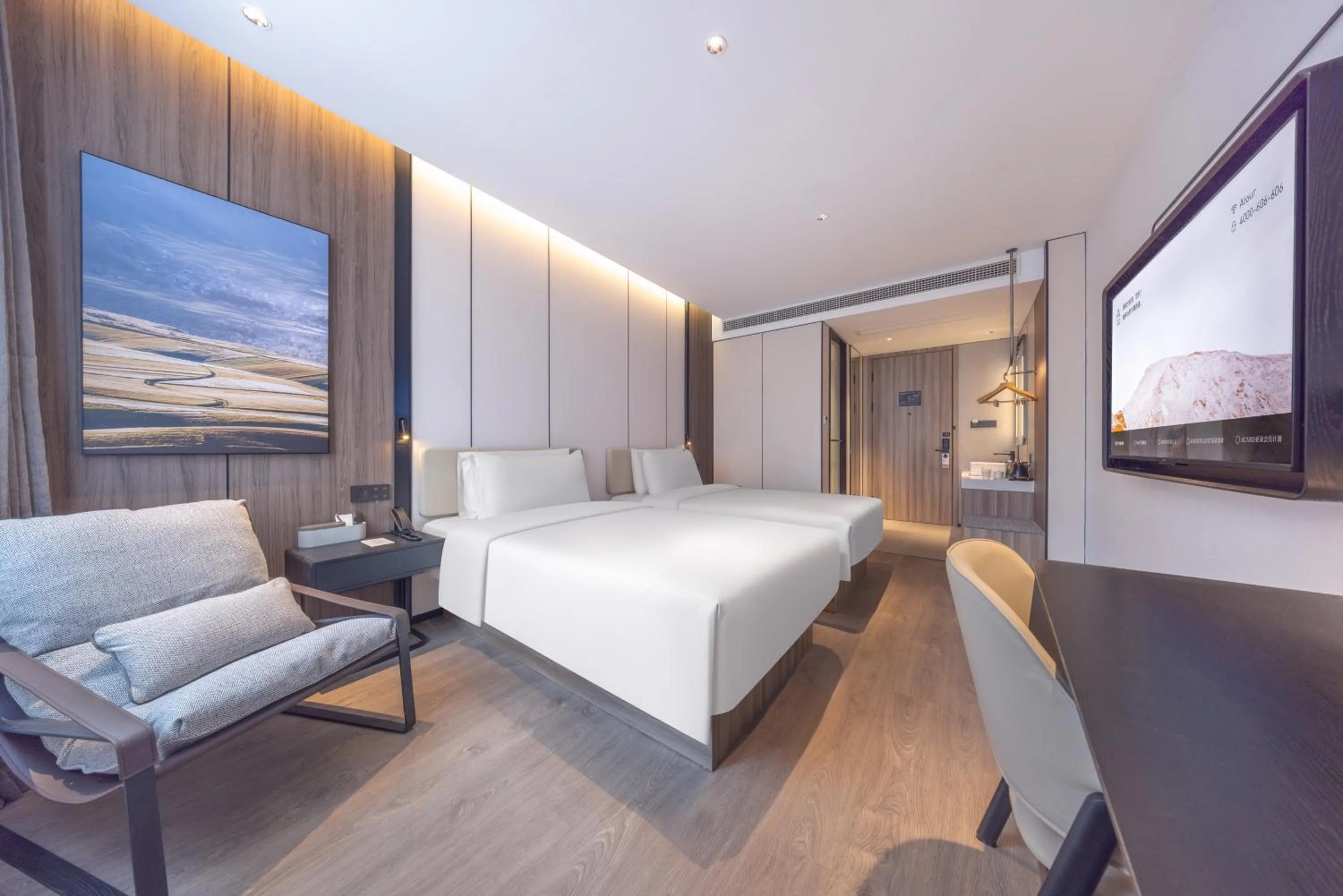 Photo of the whole room, Bed in Atour X Hotel The Bund East Nanjing Road