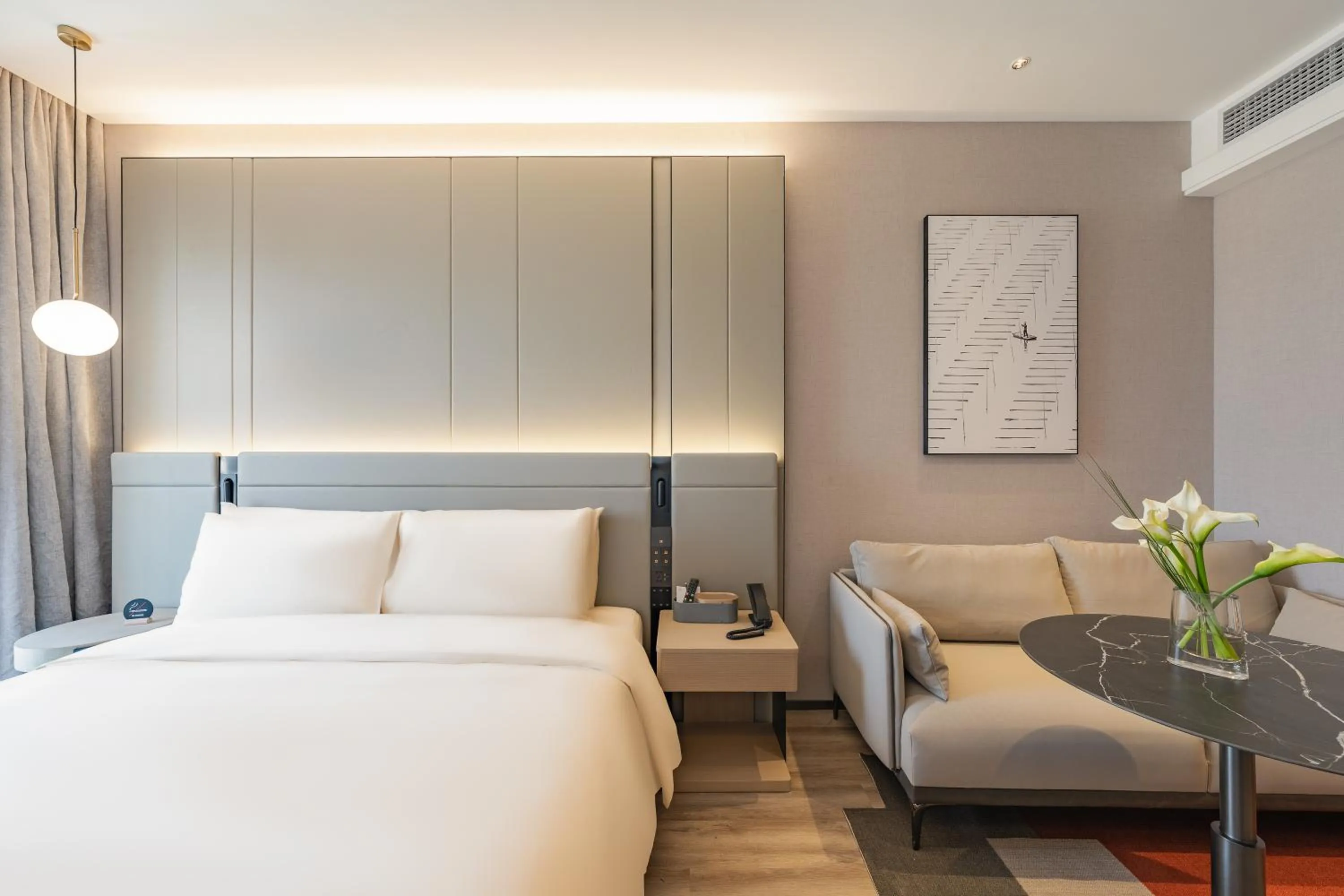 Photo of the whole room, Bed in Atour S Hotel Shanghai Lujiazui Expo Center