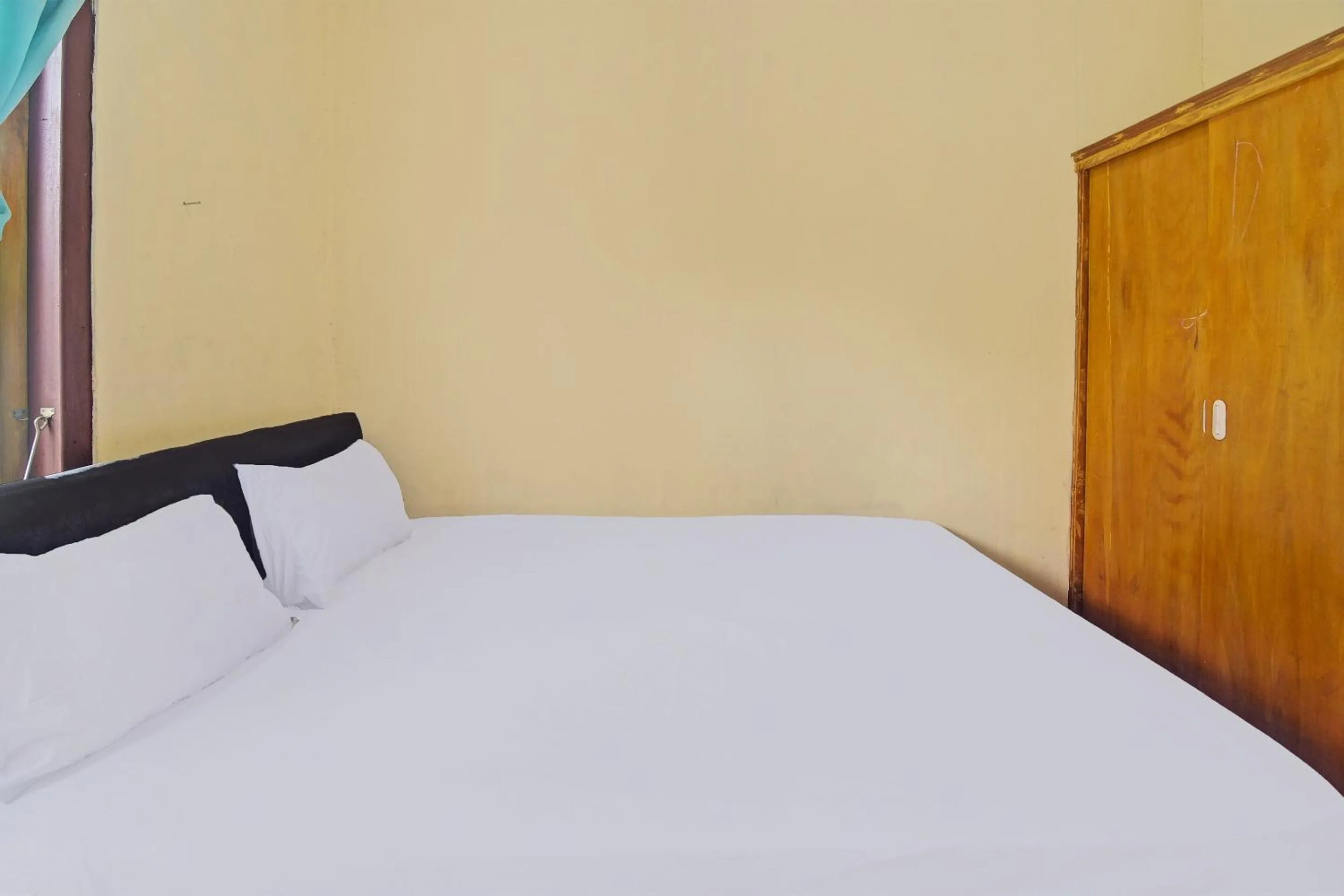 Bedroom, Bed in Hotel O Susupuan KostNearTaman Deki Lestari