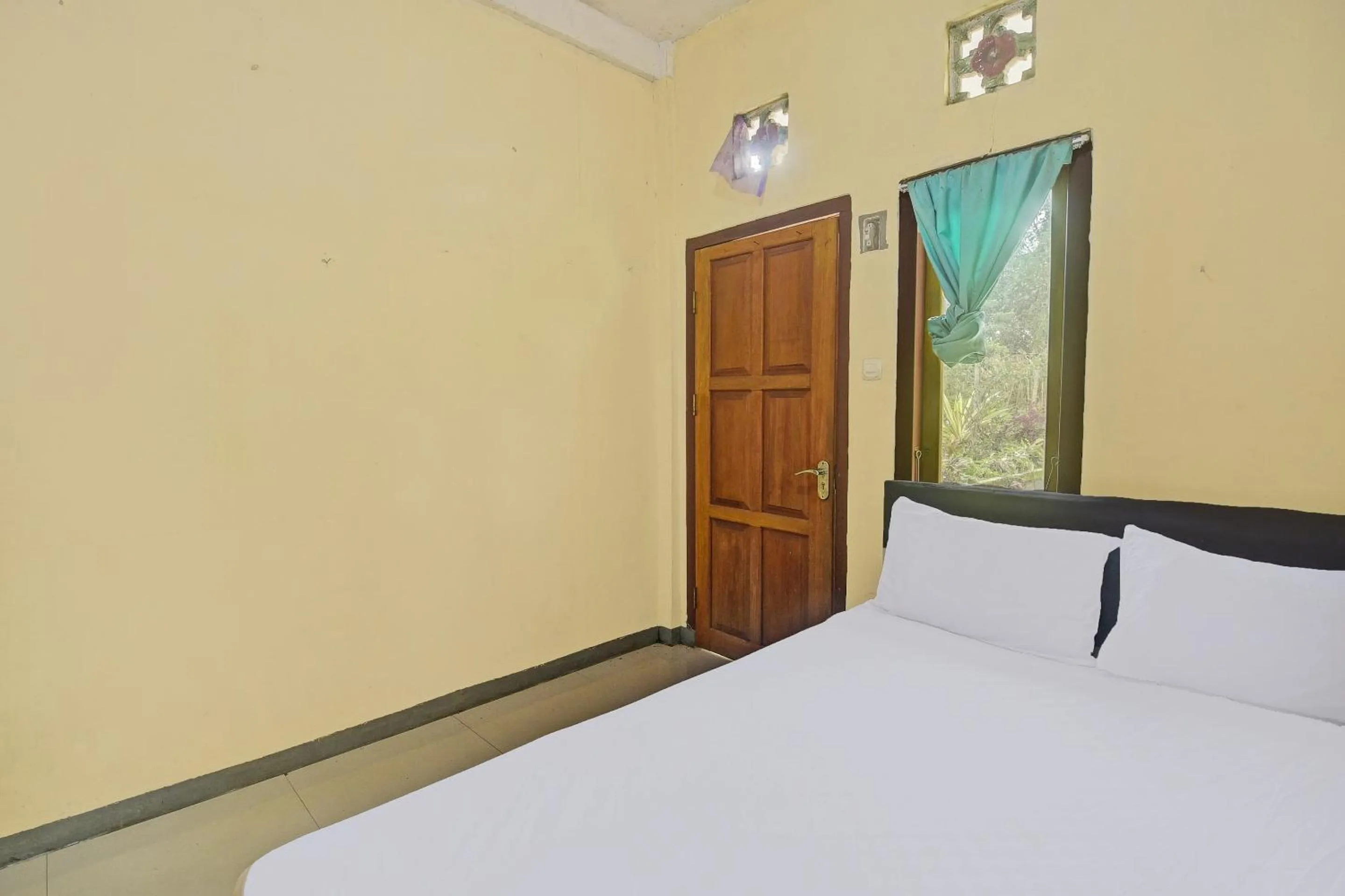 Bedroom, Bed in Hotel O Susupuan KostNearTaman Deki Lestari