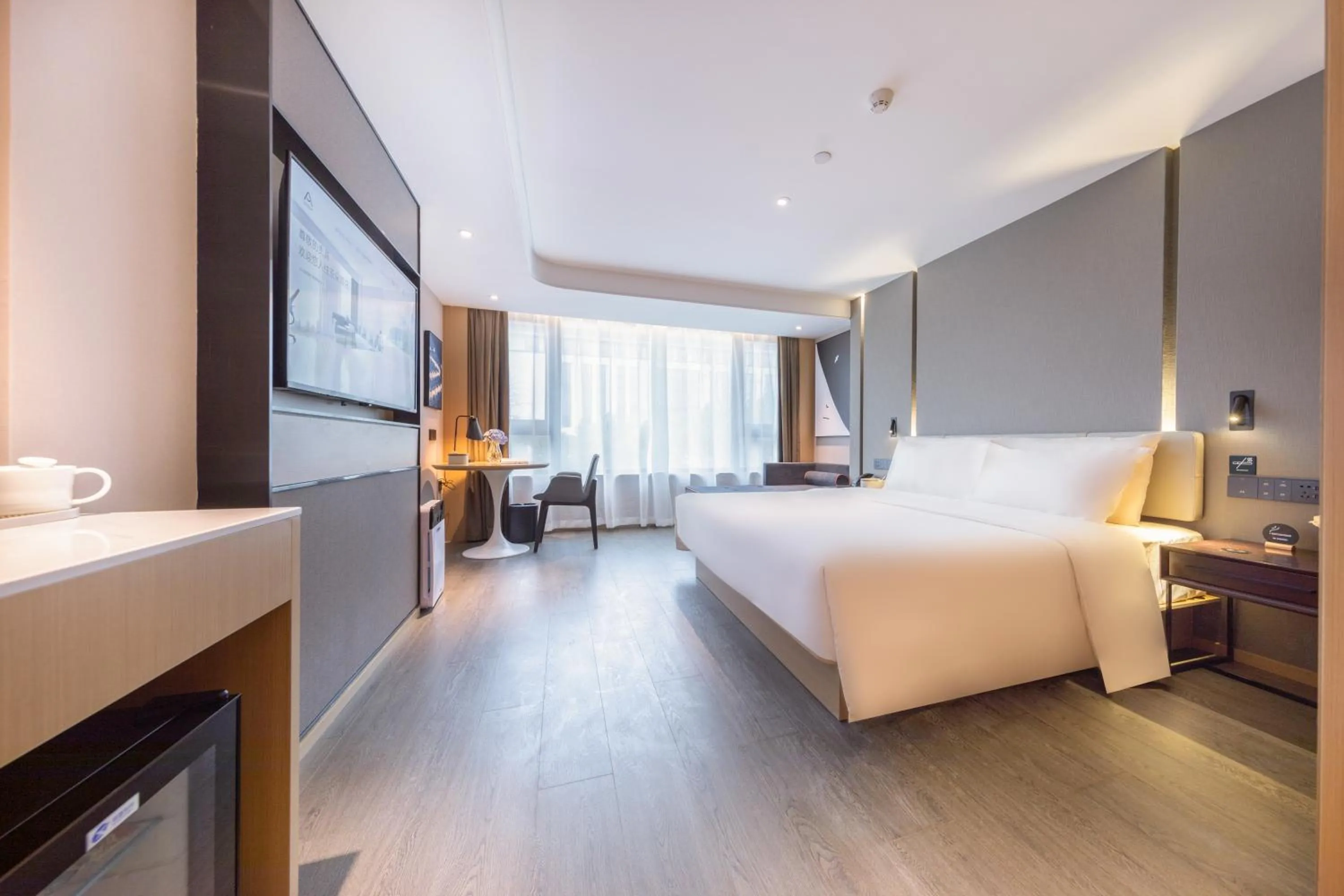 Photo of the whole room, Bed in Atour Hotel Suzhou Guanqian Street Leqiao Station