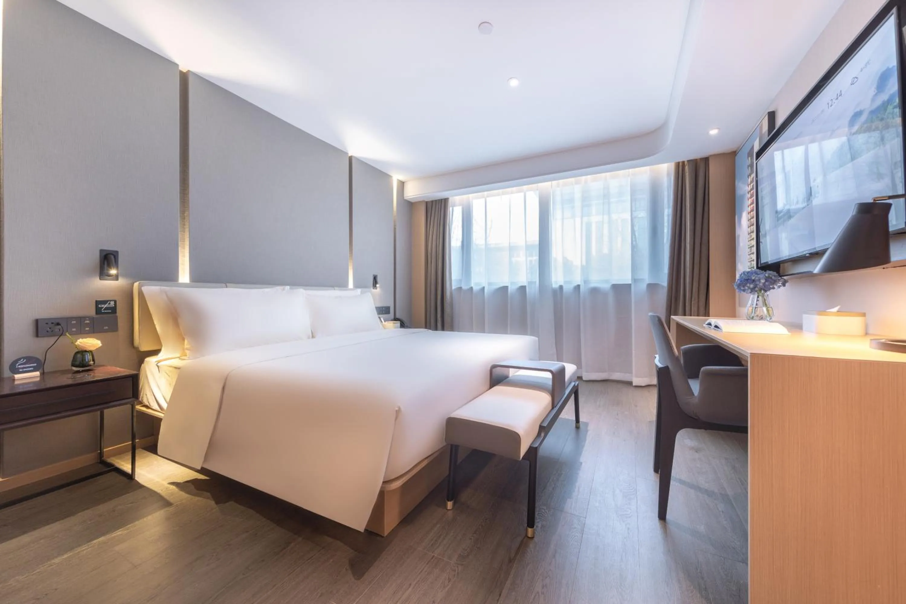 Bed in Atour Hotel Suzhou Guanqian Street Leqiao Station