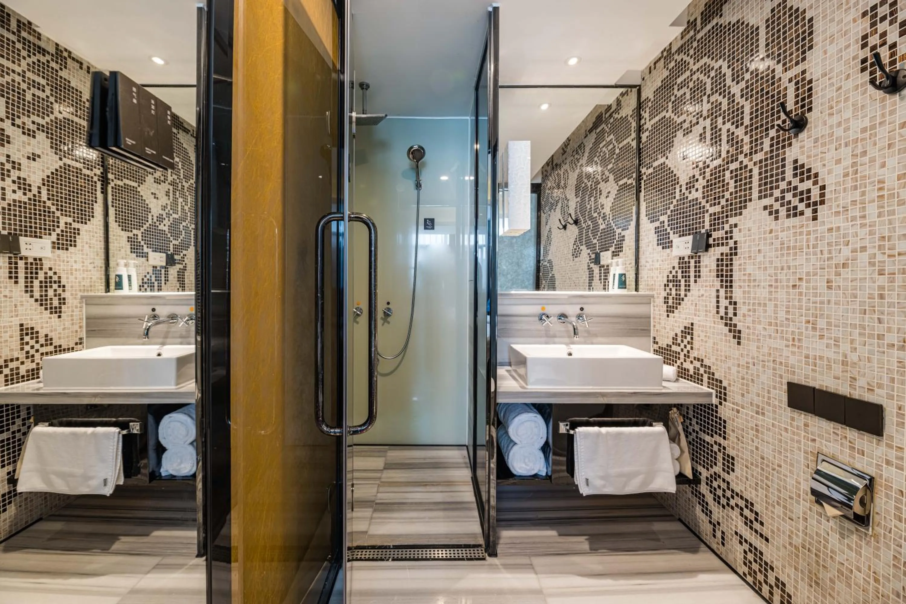 Shower in Atour Hotel Wushan Road Fuzhou Three Lanes and Seven Alleys