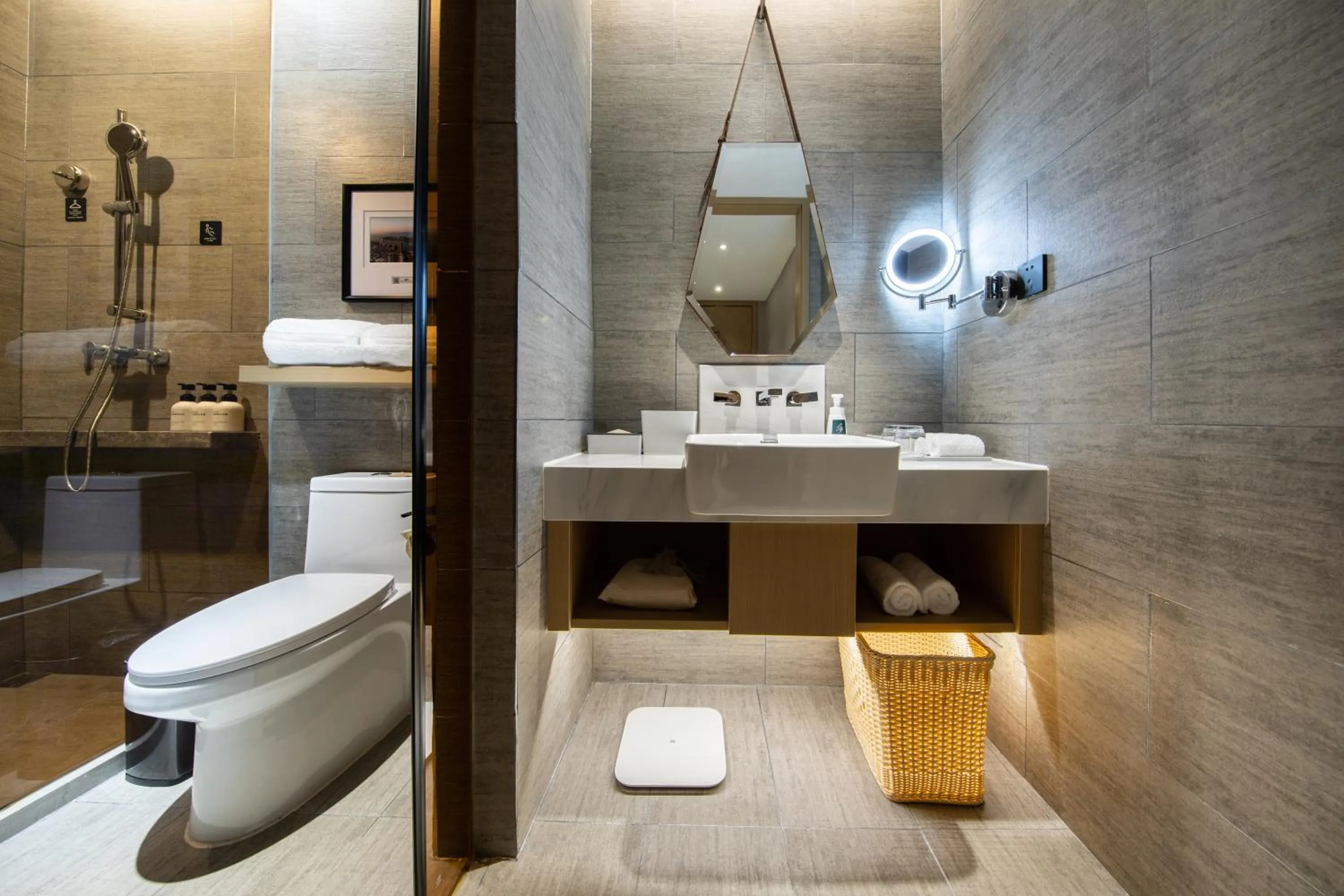 Toilet in 厦门火车站明发广场亚朵酒店